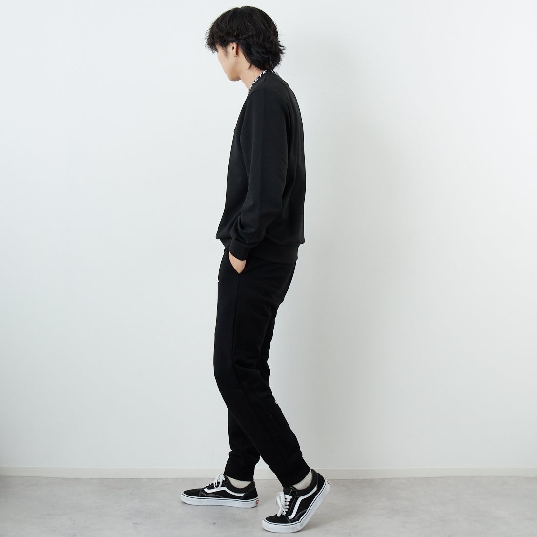TATRAS [タトラス] FOLMIDO スウェットパンツ [MJXA0048103588] BLACK &&モデル身長：179cm 着用サイズ：3&&