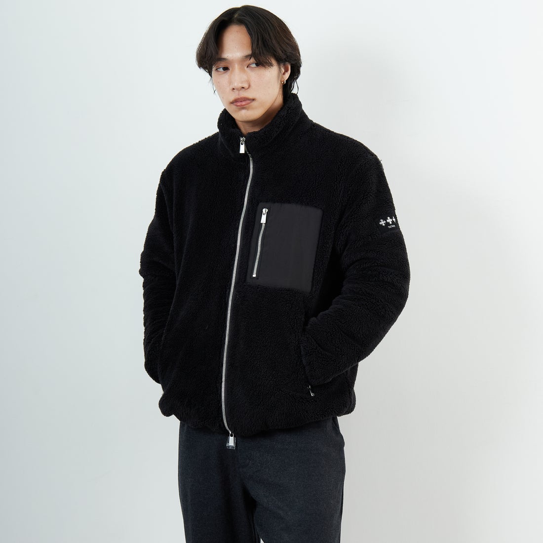 TATRAS [タトラス] MONREALE スタンドカラーブルゾン [MJXA0213033588] BLACK &&モデル身長：179cm 着用サイズ：2&&