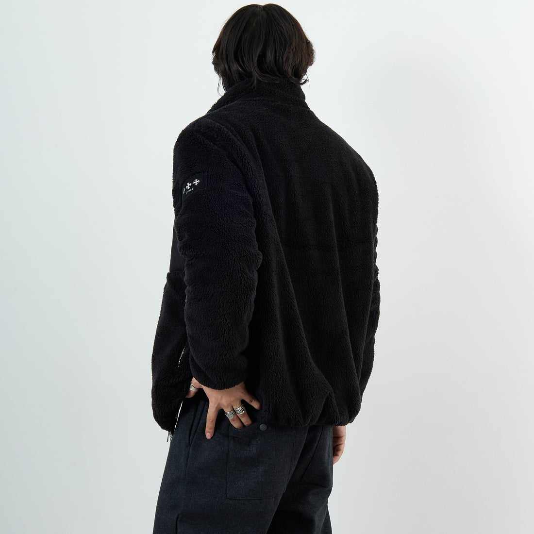 TATRAS [タトラス] MONREALE スタンドカラーブルゾン [MJXA0213033588] BLACK &&モデル身長：179cm 着用サイズ：2&&