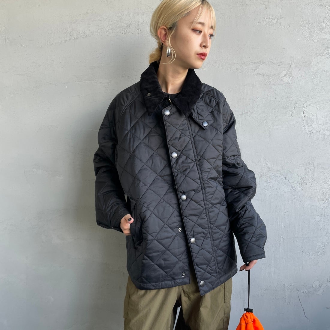 Barbour [バブアー] TRANSPORT/トランスポート オーバーサイズキルティングジャケット [MQU1796] BK91&&モデル身長：150cm 着用サイズ：36&&