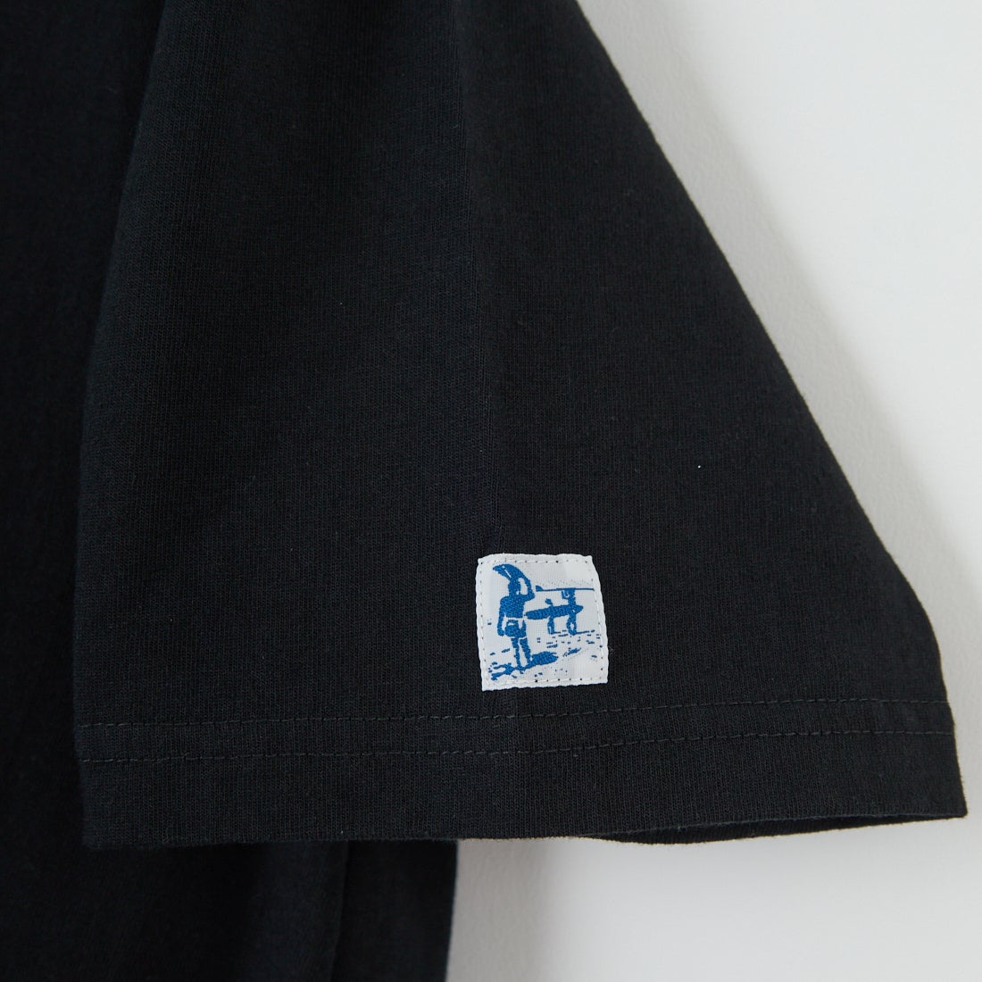 The Endless Summer [エンドレスサマー] 別注 BUHI HUNTINGTON バックプリントTシャツ [FH-25574515-JF] BLACK