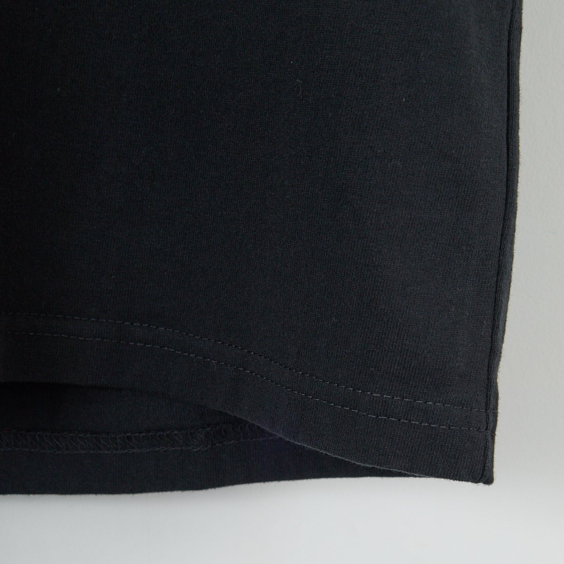 The Endless Summer [エンドレスサマー] 別注 BUHI HUNTINGTON バックプリントTシャツ [FH-25574515-JF] BLACK