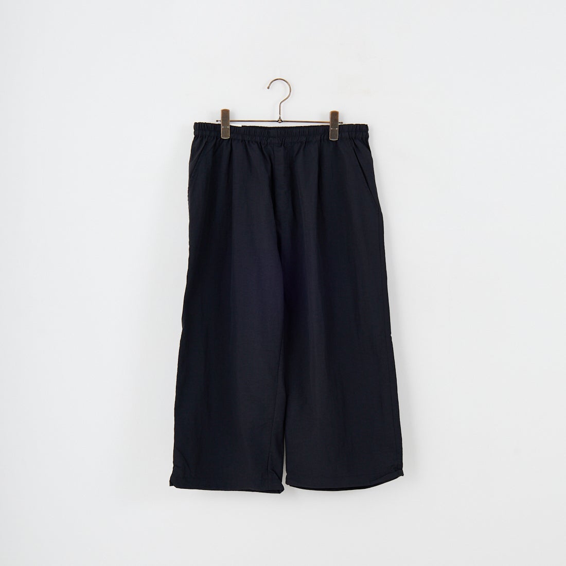 4 BLACK