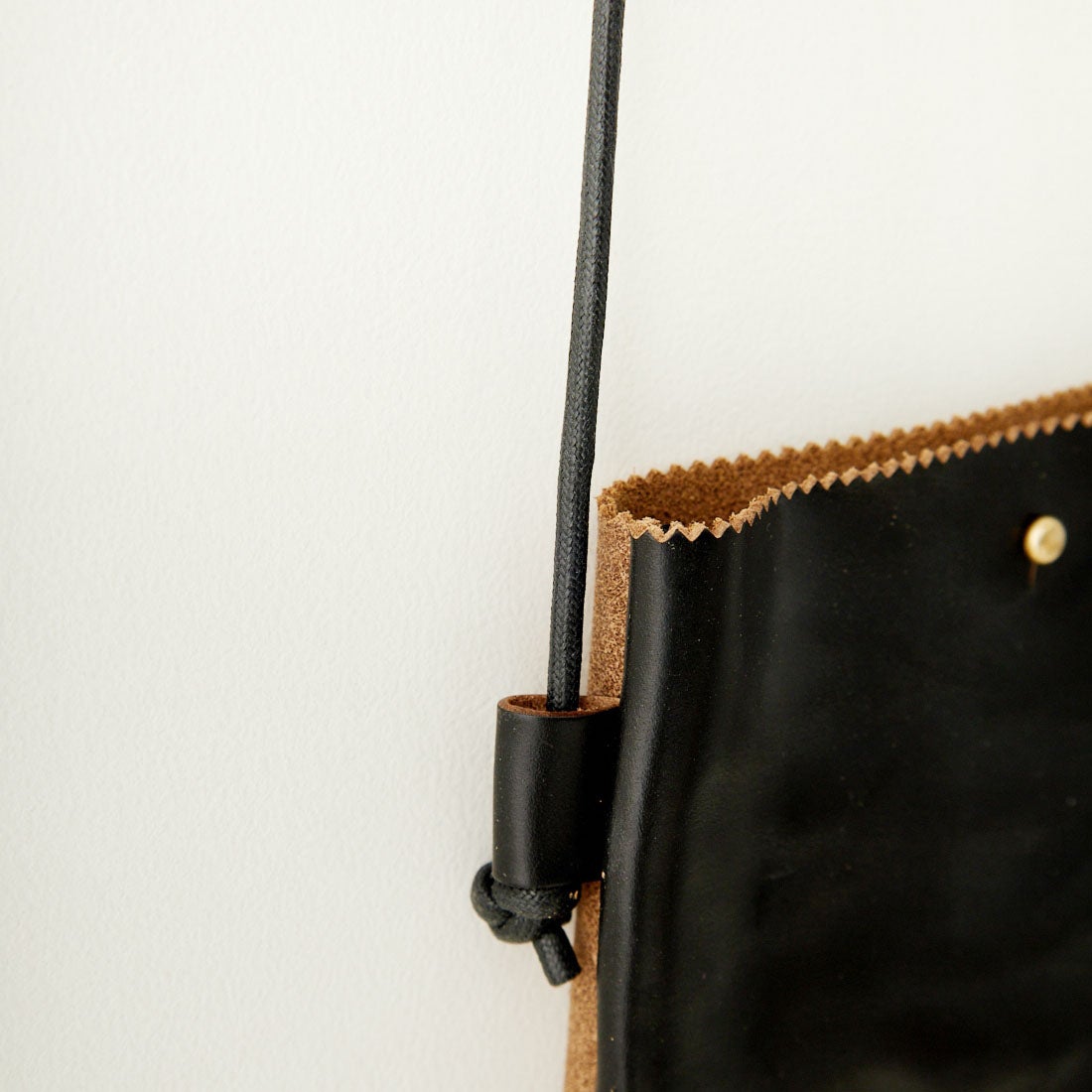 MR.OLIVE E.O.I [ミスターオリーブ] ホーウィンクロムエクセルレザー ミニサコッシュ [ME682H] BLACK