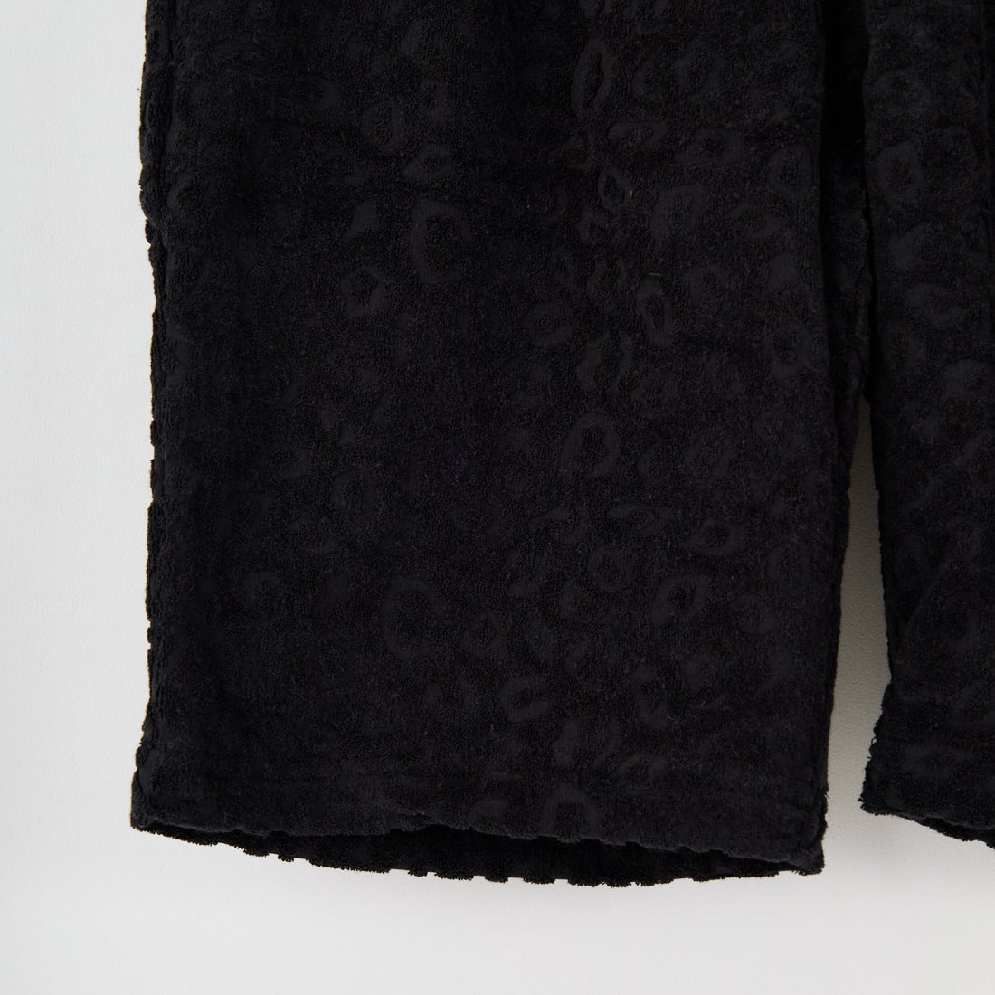 33Degrees [サーティスリーディグリーズ] レオパード柄パイルショートパンツ [725415] BLACK