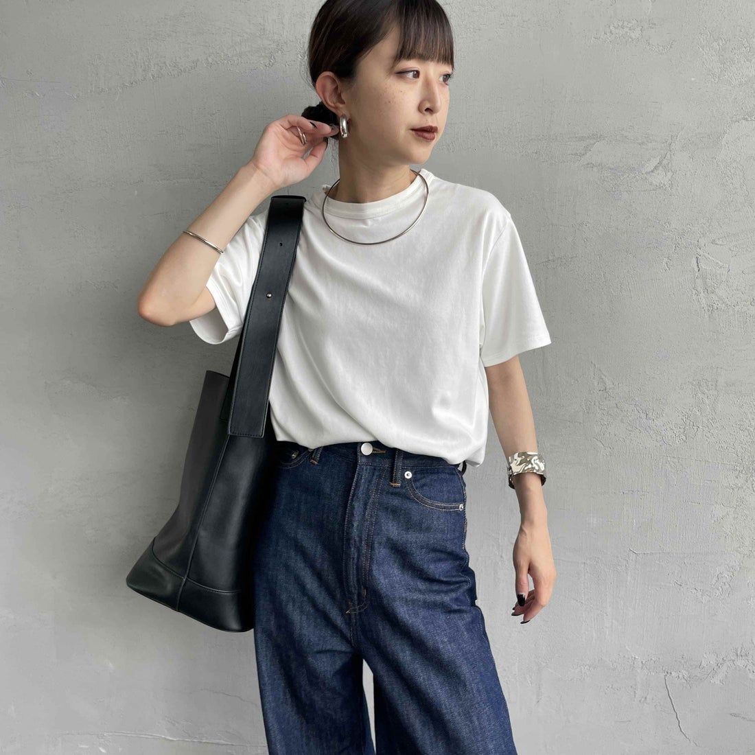 THE SHINZONE [ザ シンゾーン] AWESOME ショートスリーブTシャツ [25MMSCU17] 01 WHITE &&モデル身長：150cm 着用サイズ：F0&&