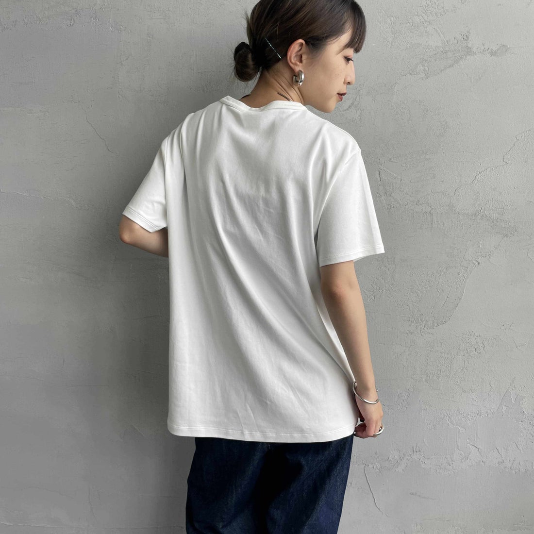 THE SHINZONE [ザ シンゾーン] AWESOME ショートスリーブTシャツ [25MMSCU17] 01 WHITE &&モデル身長：150cm 着用サイズ：F0&&