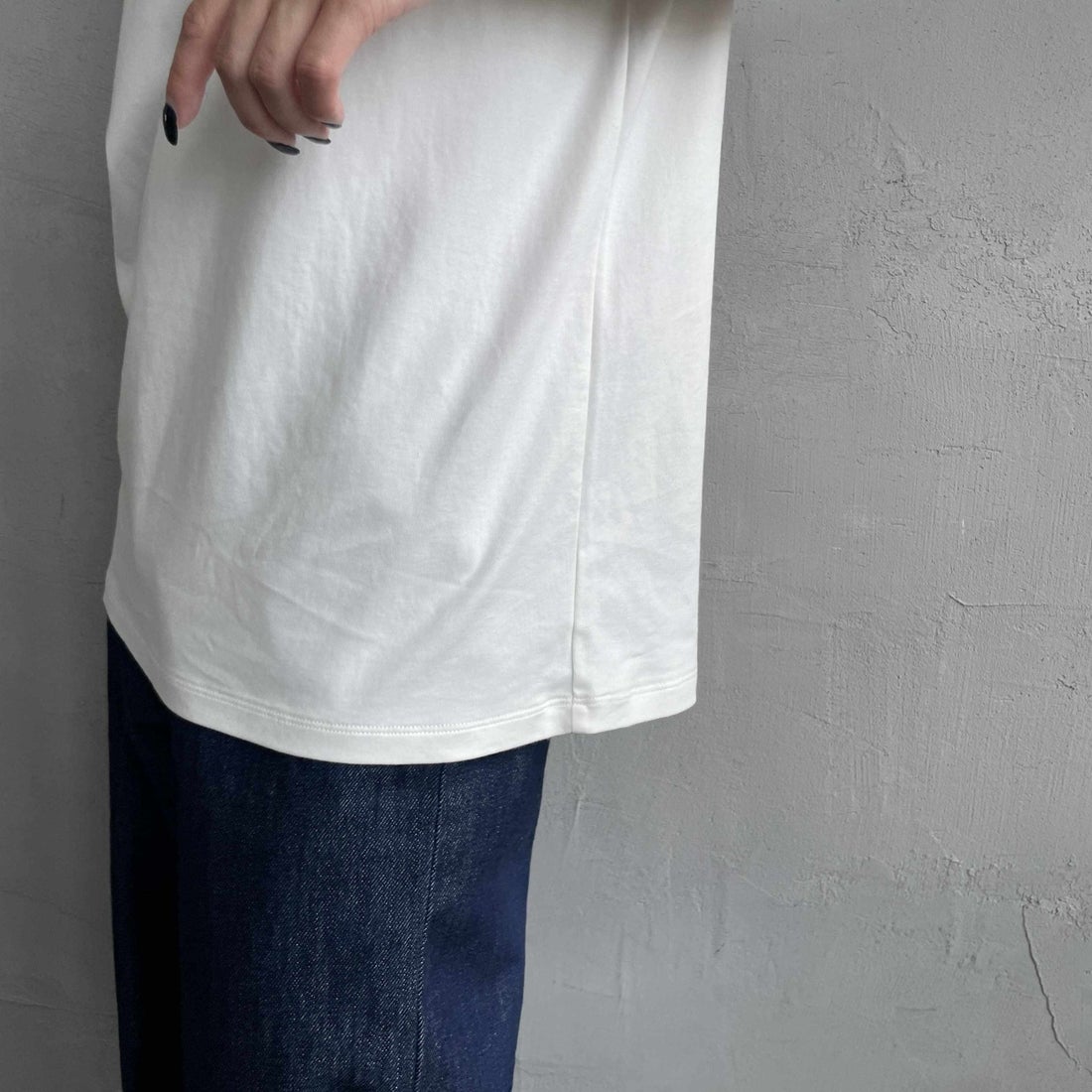 THE SHINZONE [ザ シンゾーン] AWESOME ショートスリーブTシャツ [25MMSCU17] 01 WHITE &&モデル身長：150cm 着用サイズ：F0&&