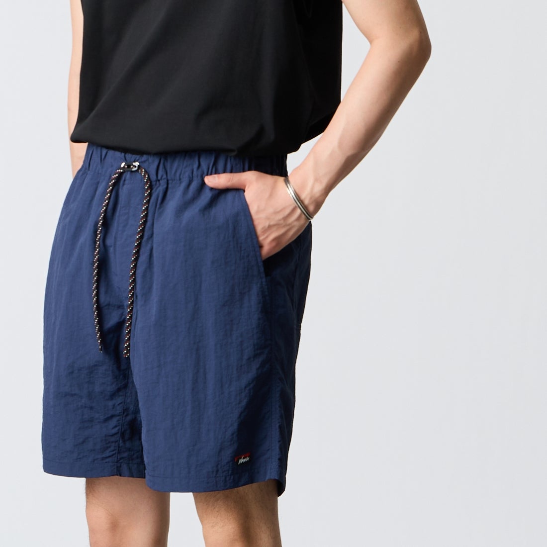NANGA [ナンガ] ナイロンタッサーイージーショーツ [NW2321-1I512] NVY &&モデル身長：177cm 着用サイズ：M&&