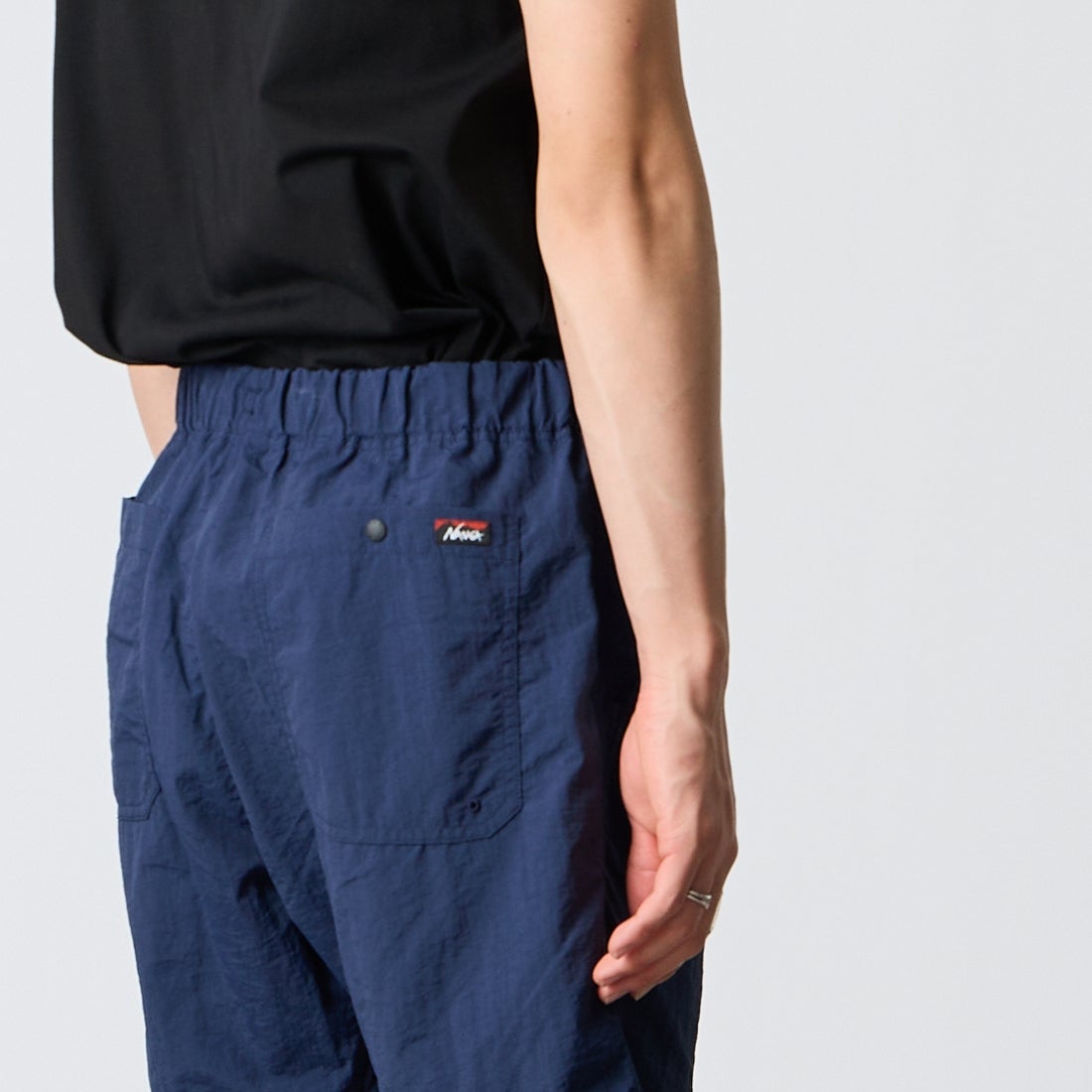 NANGA [ナンガ] ナイロンタッサーイージーショーツ [NW2321-1I512] NVY &&モデル身長：177cm 着用サイズ：M&&