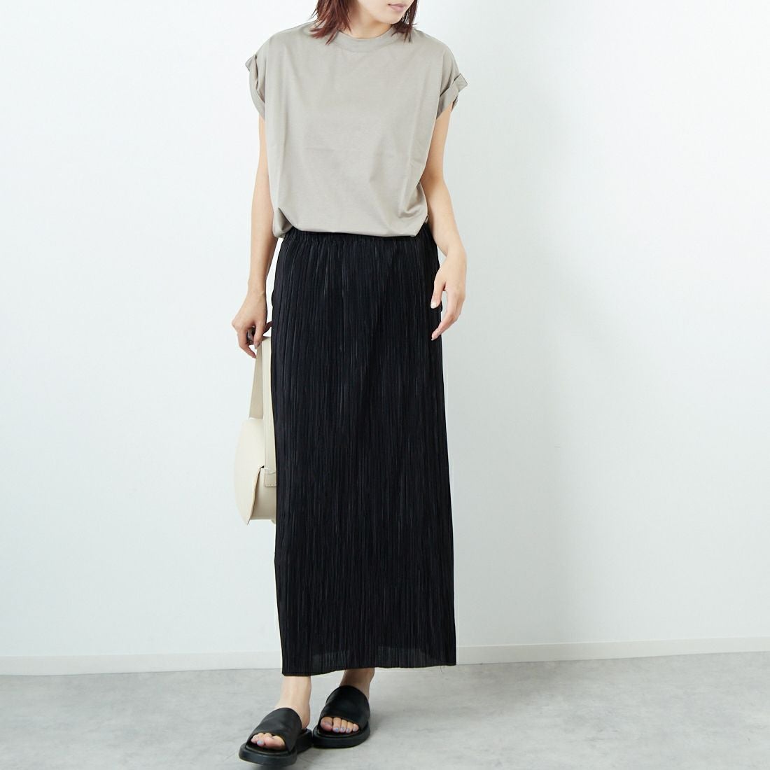 Jf Ready Made [ジェイエフレディメイド] シルケット天竺 ハイネックノースリーブTシャツ [3103105] 714 Gﾍﾞｰｼﾞ &&モデル身長：167cm 着用サイズ：F&&