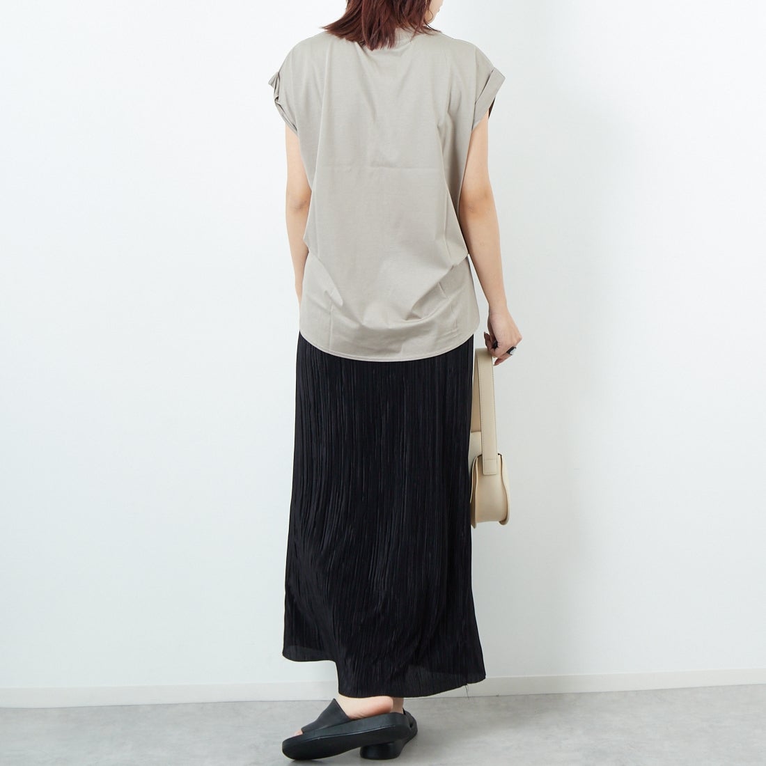 Jf Ready Made [ジェイエフレディメイド] シルケット天竺 ハイネックノースリーブTシャツ [3103105] 714 Gﾍﾞｰｼﾞ &&モデル身長：167cm 着用サイズ：F&&