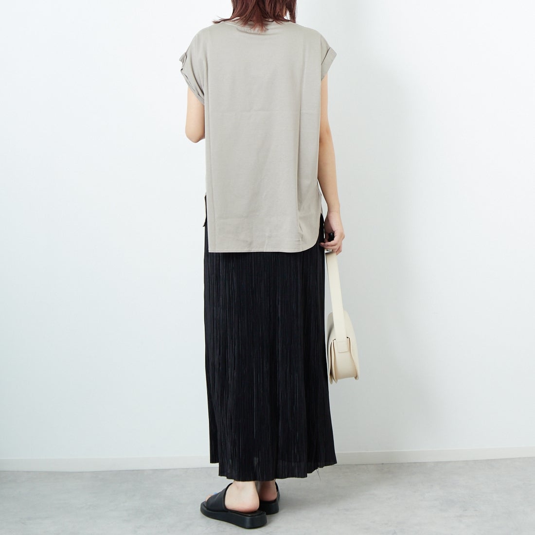 Jf Ready Made [ジェイエフレディメイド] シルケット天竺 ハイネックノースリーブTシャツ [3103105] 714 Gﾍﾞｰｼﾞ &&モデル身長：167cm 着用サイズ：F&&