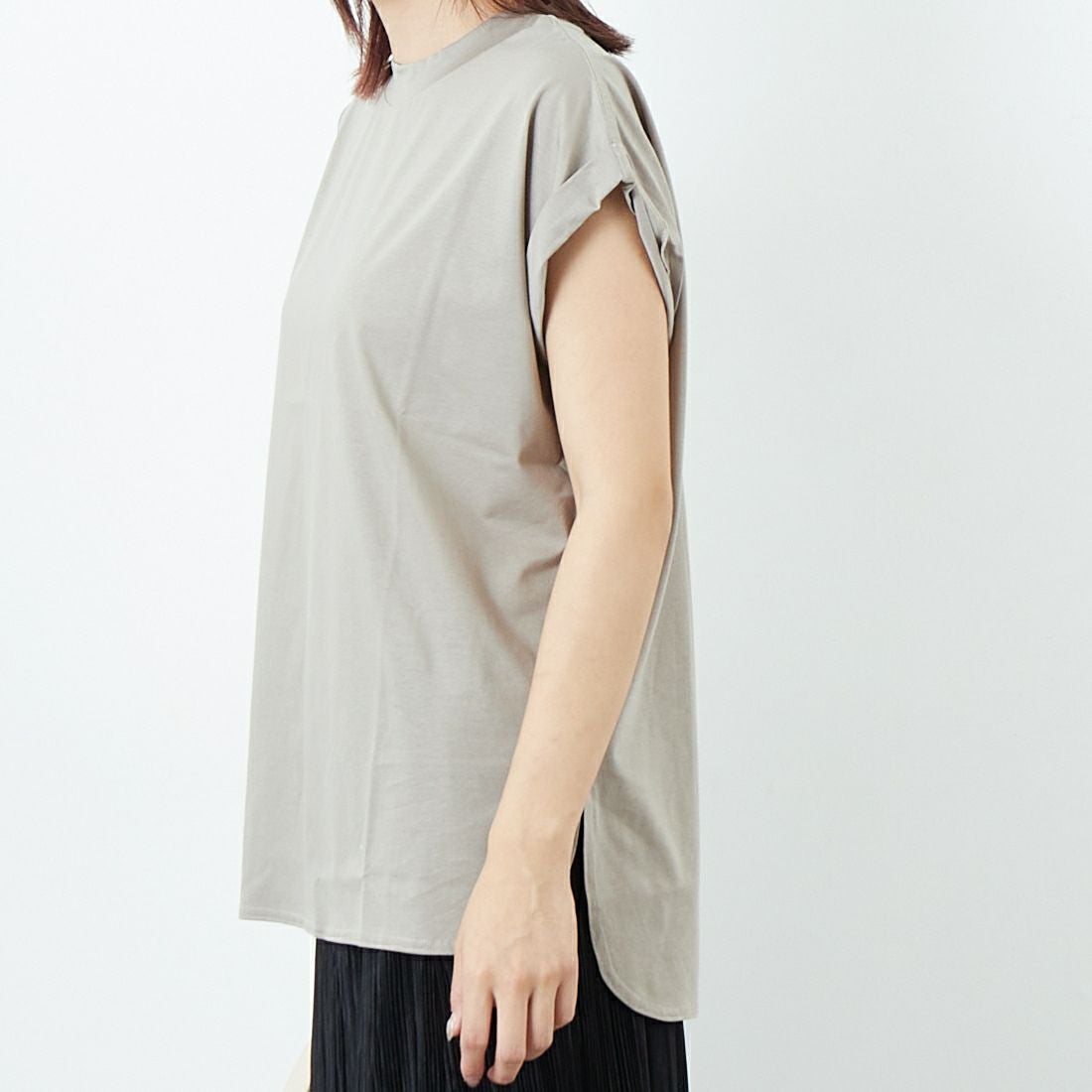 Jf Ready Made [ジェイエフレディメイド] シルケット天竺 ハイネックノースリーブTシャツ [3103105] 714 Gﾍﾞｰｼﾞ &&モデル身長：167cm 着用サイズ：F&&