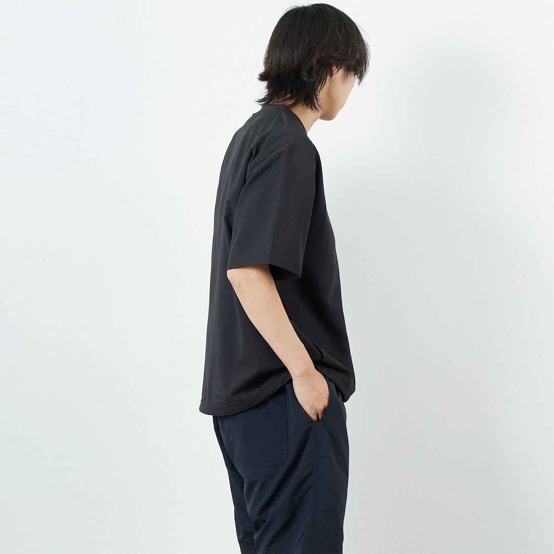 THOUSAND MILE [サウザンド マイル] ドローコードTシャツ [TM251HA00881] BLACK &&モデル身長：179cm 着用サイズ：M&&