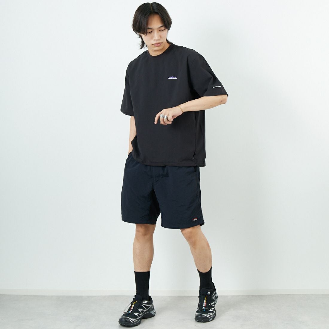 THOUSAND MILE [サウザンド マイル] ドローコードTシャツ [TM251HA00881] BLACK &&モデル身長：179cm 着用サイズ：M&&