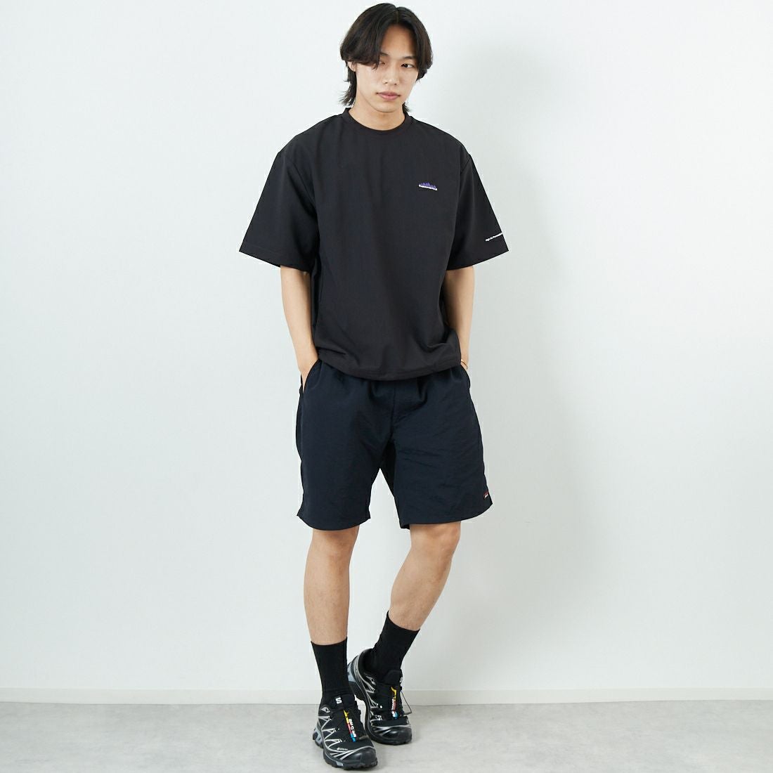 THOUSAND MILE [サウザンド マイル] ドローコードTシャツ [TM251HA00881] BLACK &&モデル身長：179cm 着用サイズ：M&&