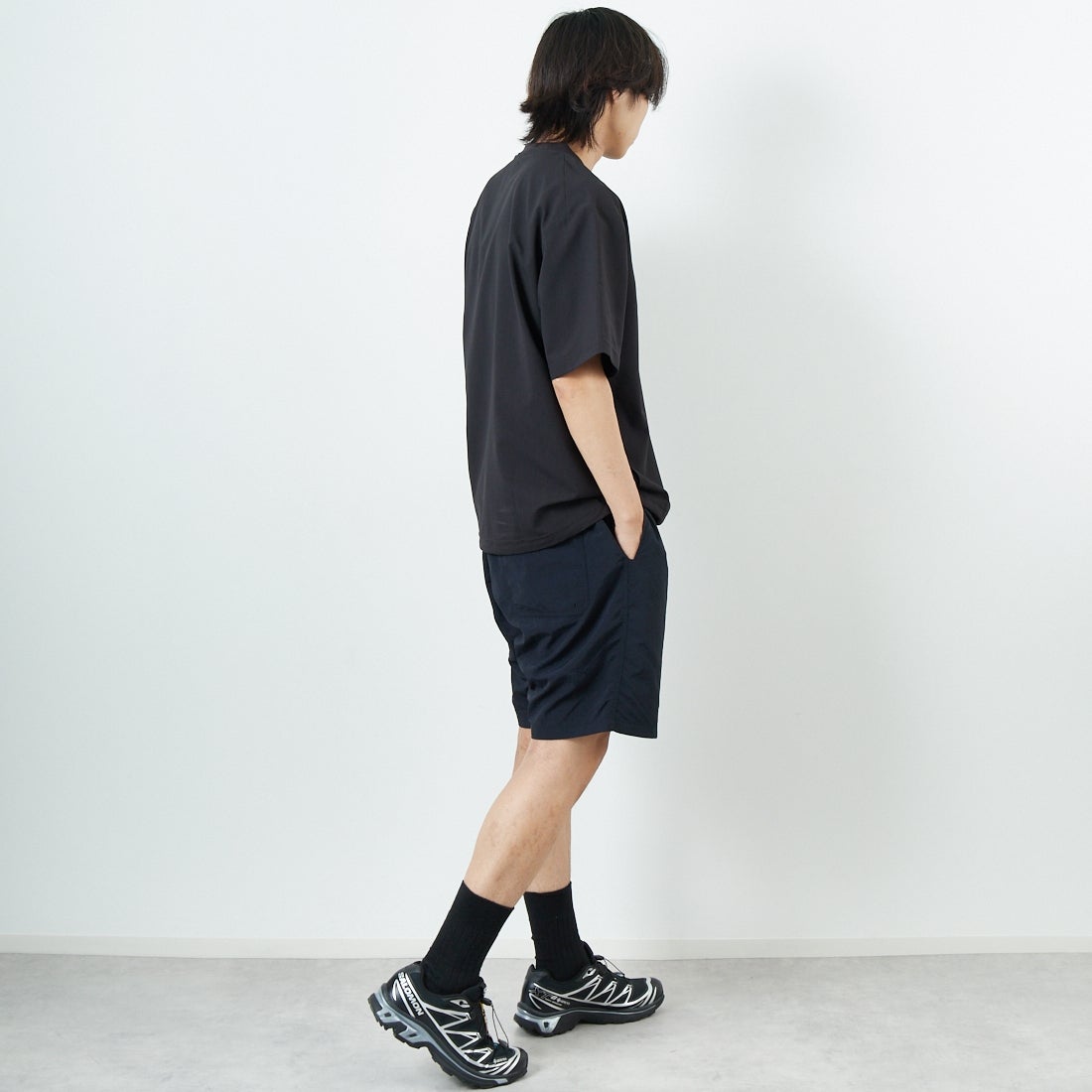 THOUSAND MILE [サウザンド マイル] ドローコードTシャツ [TM251HA00881] BLACK &&モデル身長：179cm 着用サイズ：M&&