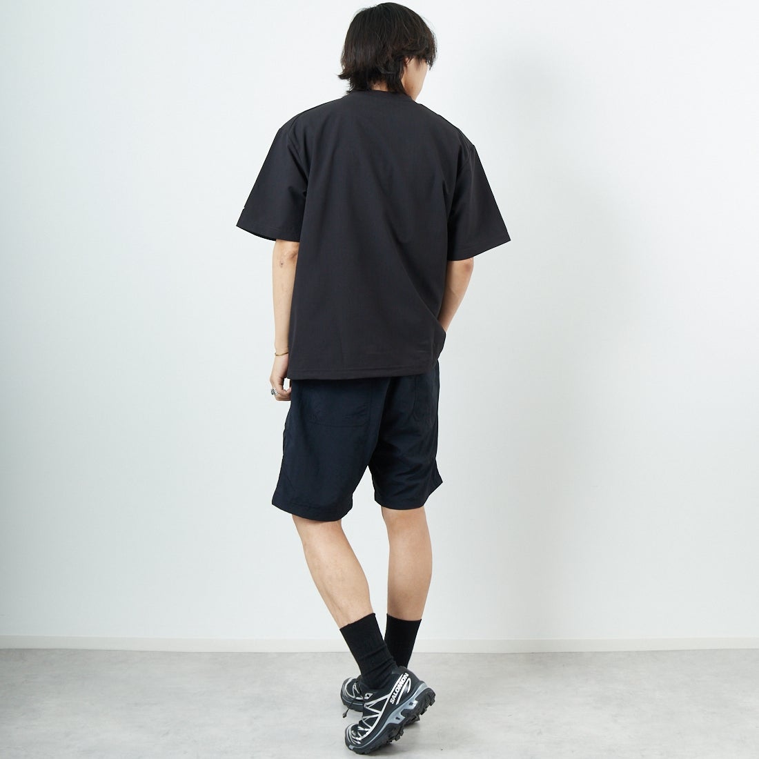 THOUSAND MILE [サウザンド マイル] ドローコードTシャツ [TM251HA00881] BLACK &&モデル身長：179cm 着用サイズ：M&&