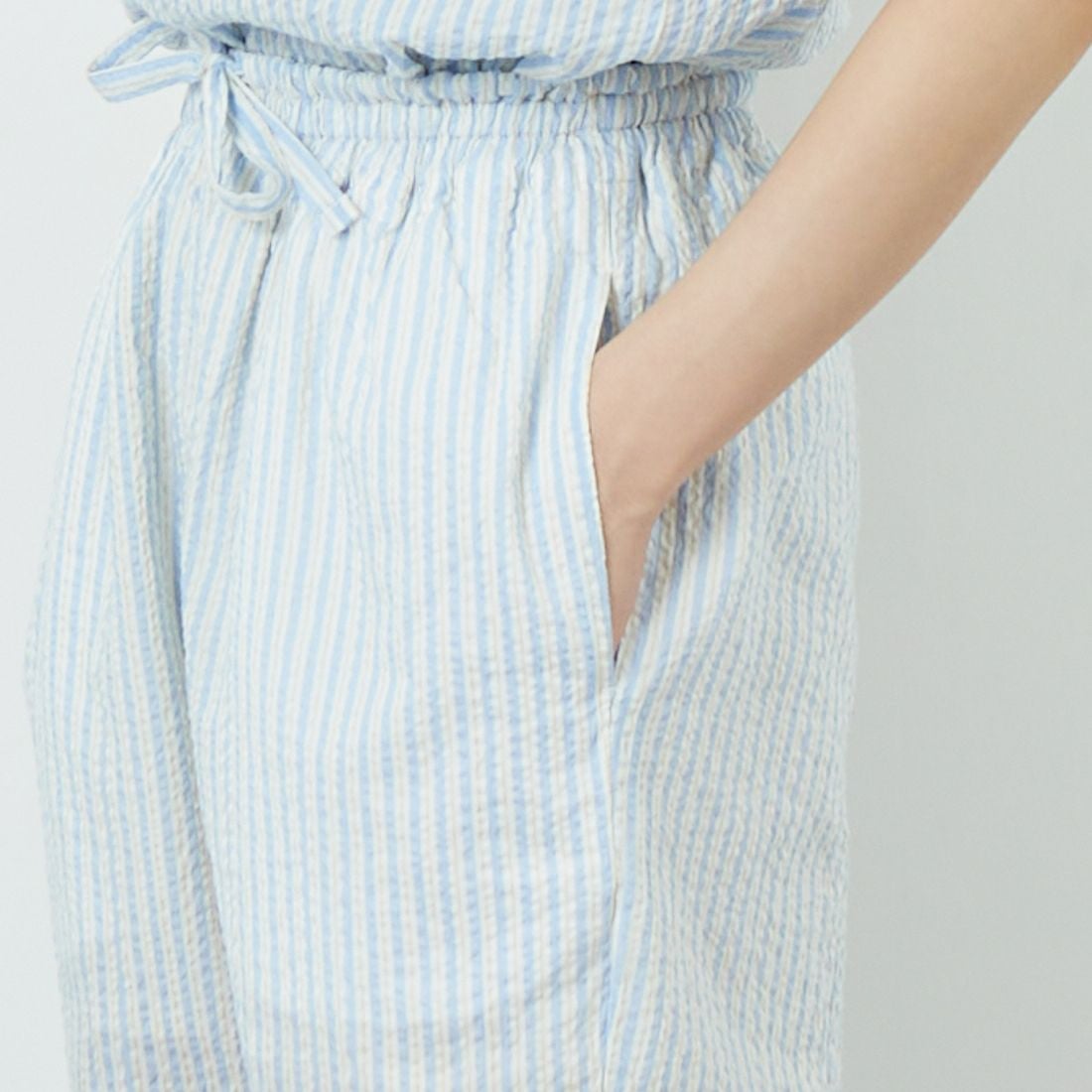 MEYAME [メヤメ] ライトコットン ストライプパンツ [MEY-2106] BLUE &&モデル身長：160cm 着用サイズ：F&&