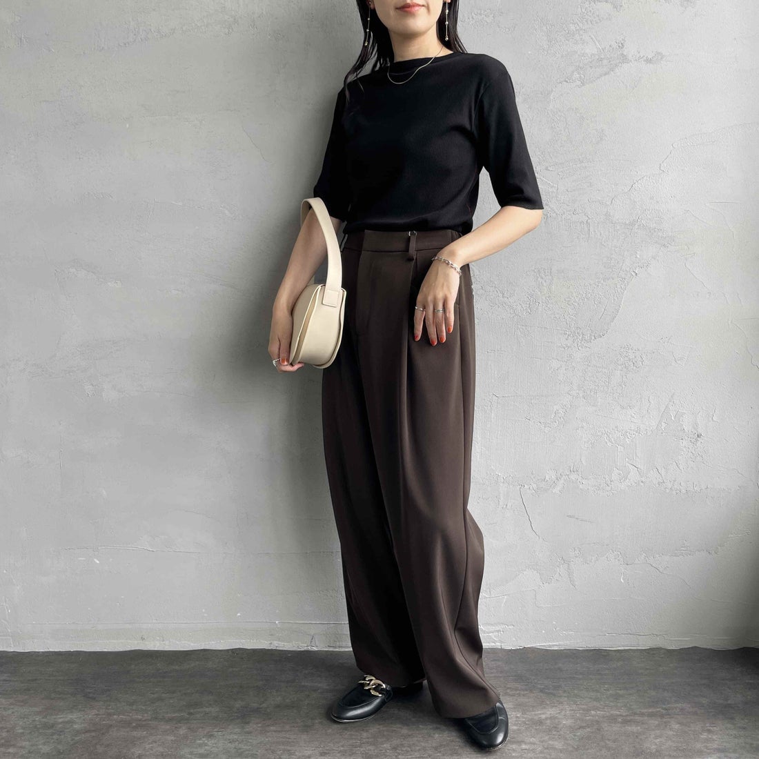 MEYAME [メヤメ] リブハーフスリーブTシャツ [MEY-2117] BLACK &&モデル身長：160cm 着用サイズ：F&&