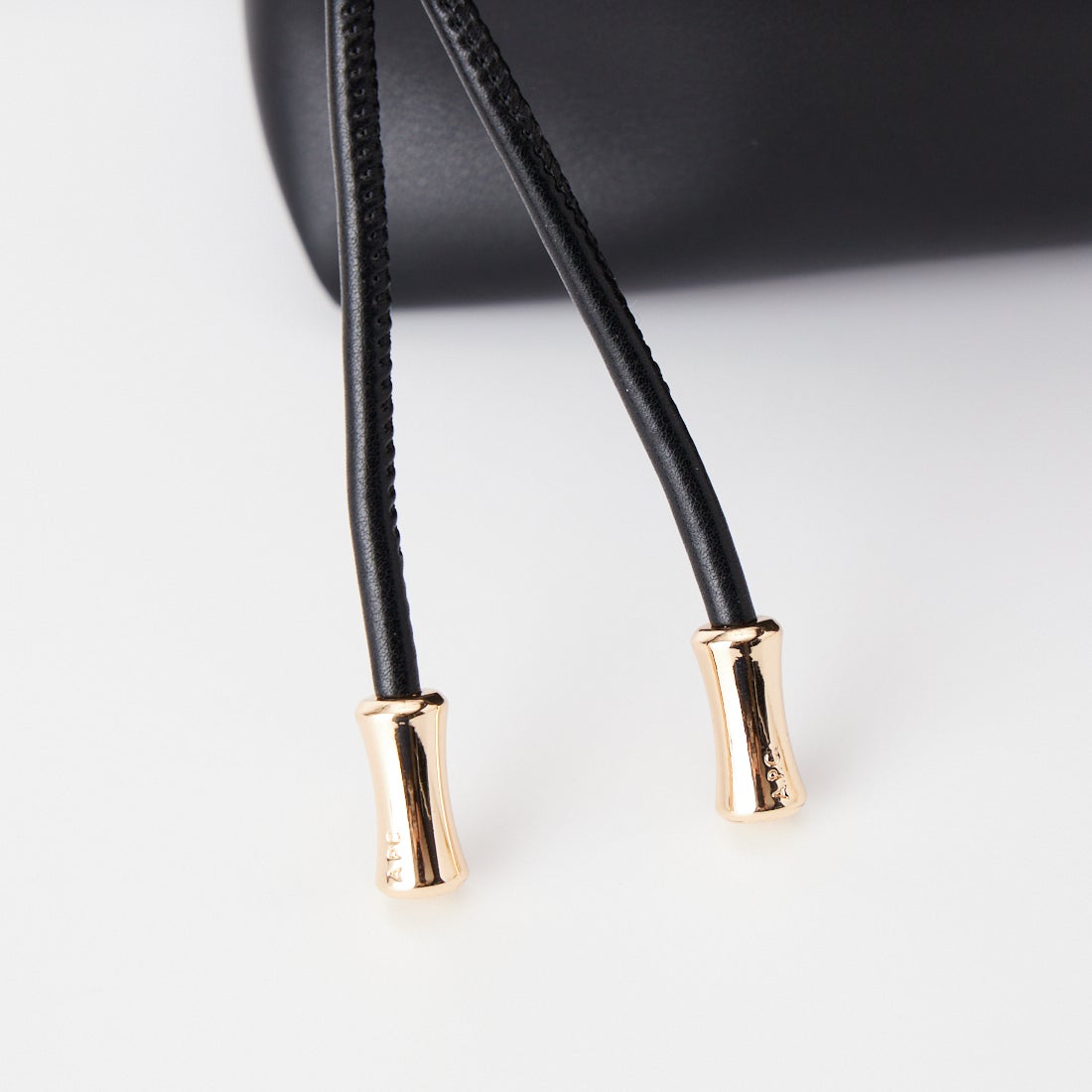 A.P.C. [アー・ペー・セー] SAC NINON MINI ショルダーバッグ [SAC-NINON-MINI-MATIE] 99 NOIR