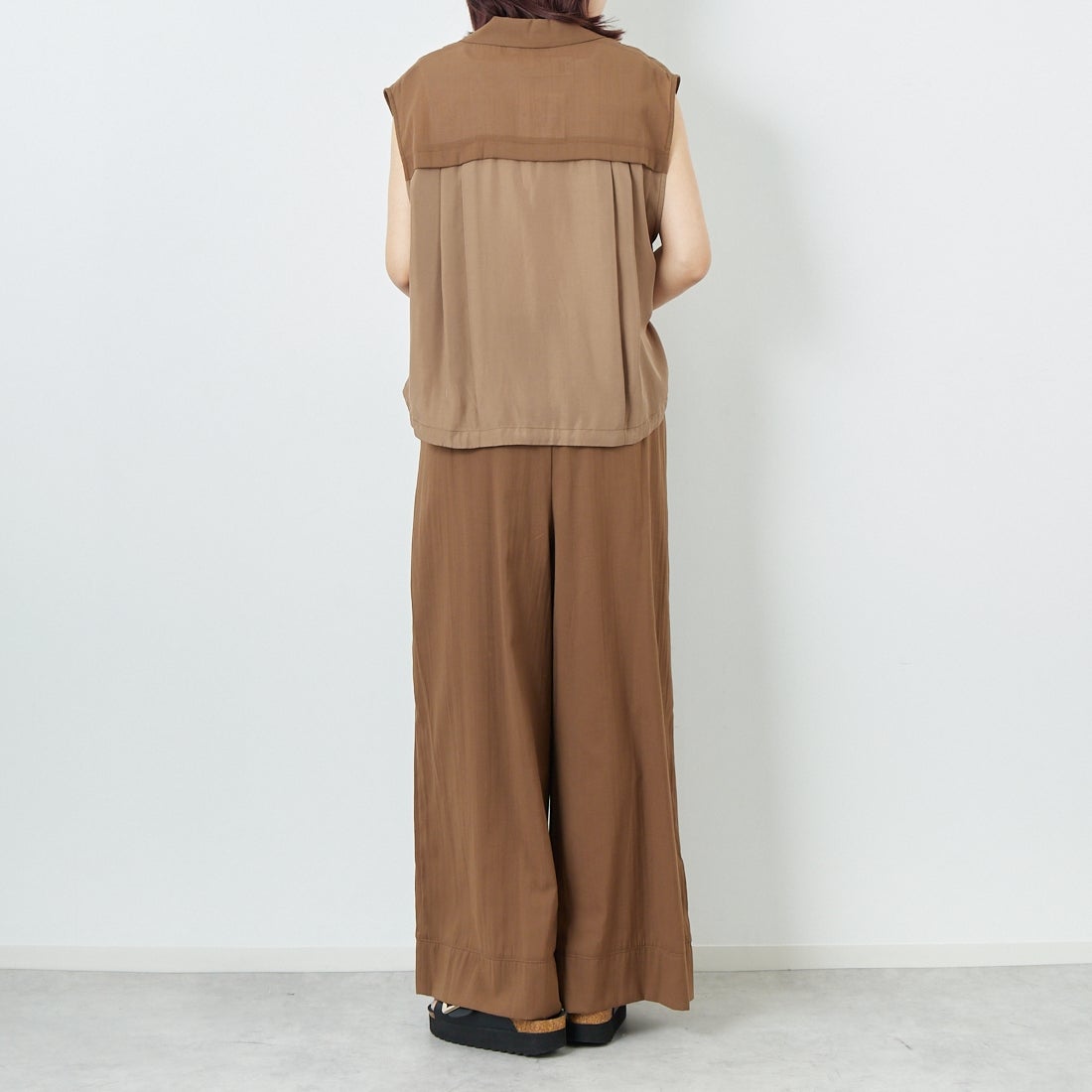 CHIGNON [シニヨン] ワークテーラードジレ [4853-347MK] BROWN &&モデル身長：167cm 着用サイズ：F&&