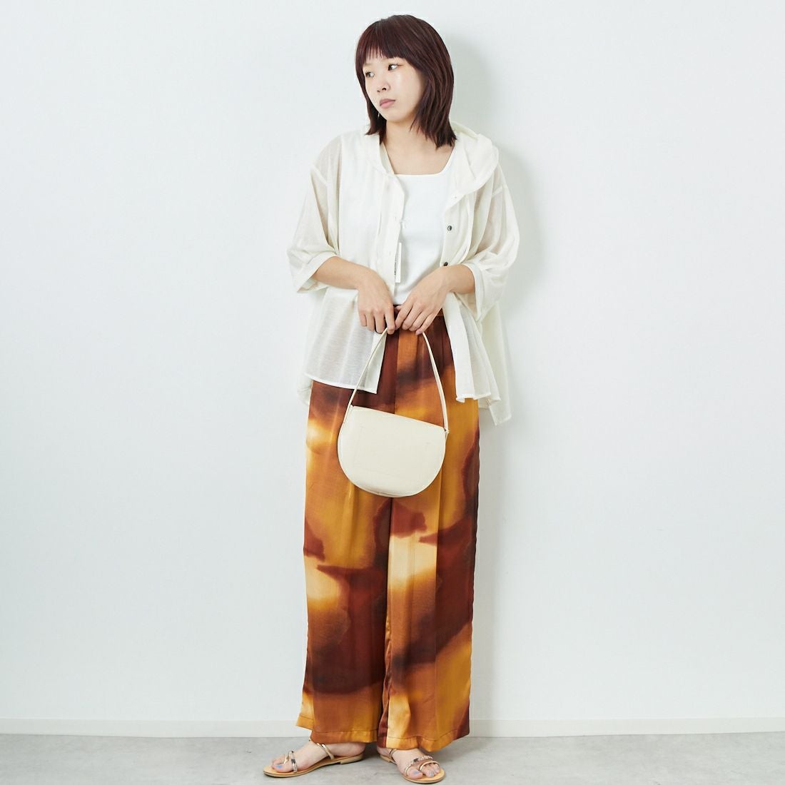 CHIGNON [シニヨン] フーディカットソーシャツ [1653-328KK] O.WHITE &&モデル身長：167cm 着用サイズ：F&&