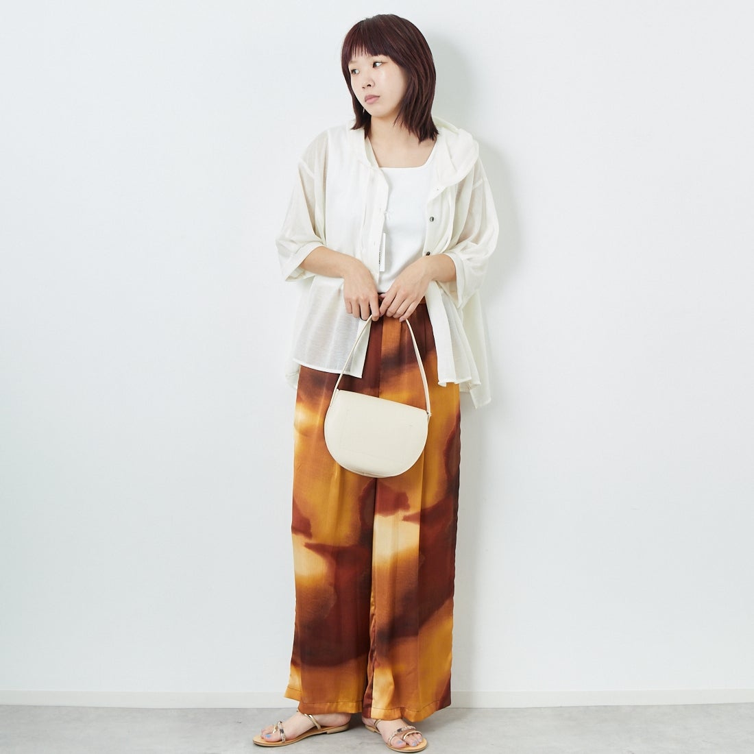 CHIGNON [シニヨン] フーディカットソーシャツ [1653-328KK] O.WHITE &&モデル身長：167cm 着用サイズ：F&&