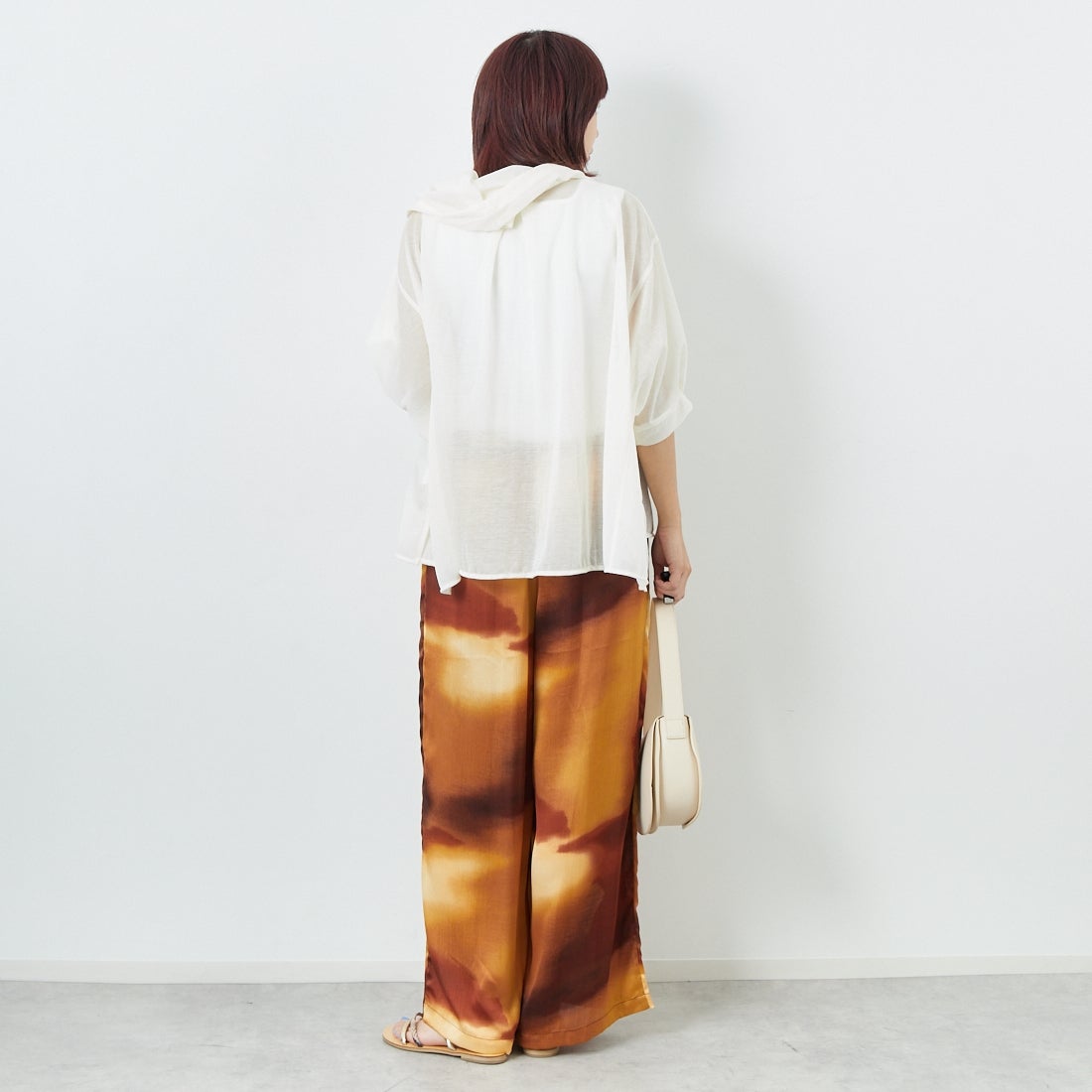 CHIGNON [シニヨン] フーディカットソーシャツ [1653-328KK] O.WHITE &&モデル身長：167cm 着用サイズ：F&&