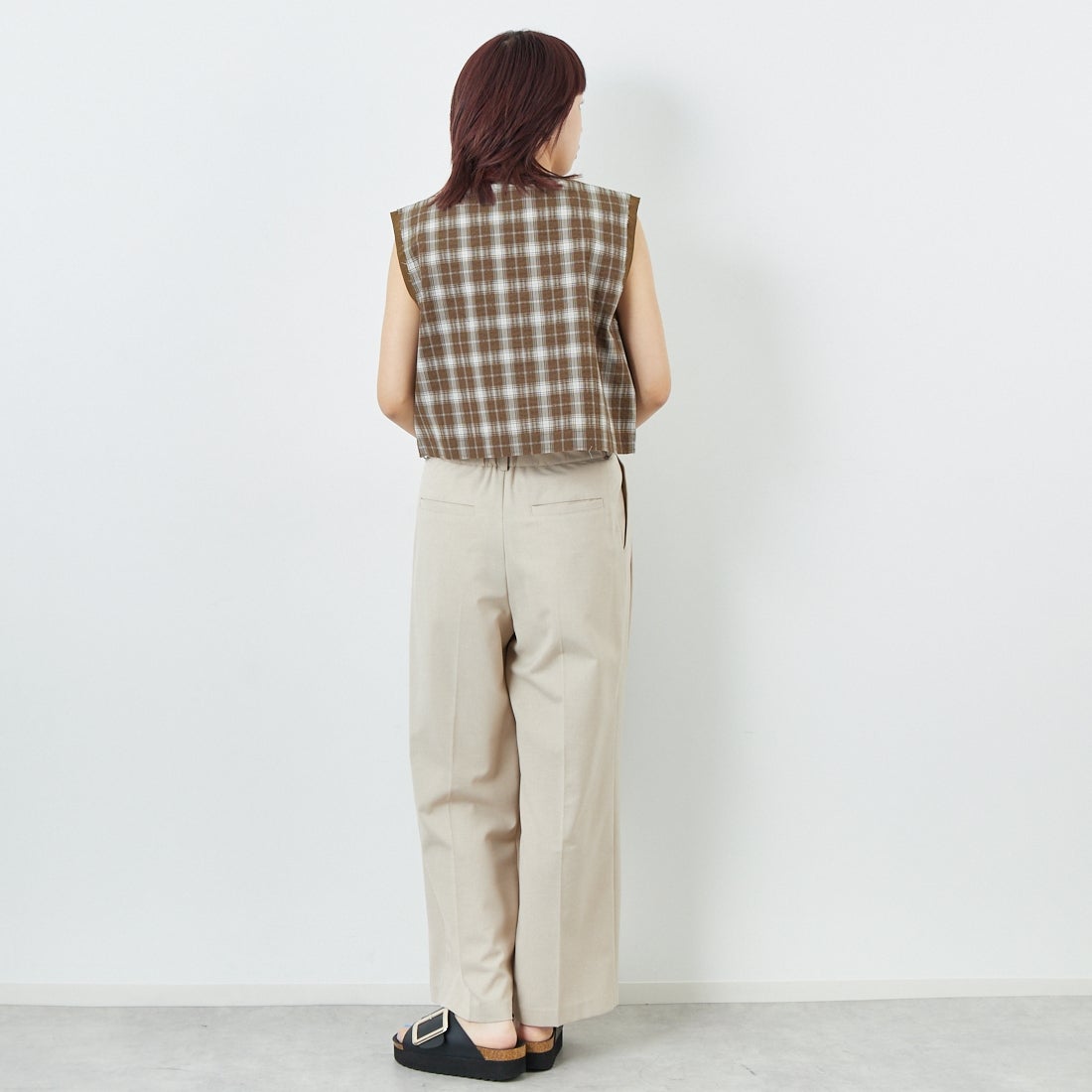 CHIGNON [シニヨン] チェックノースリーブベスト [4753-323KK] KHAKI &&モデル身長：167cm 着用サイズ：F&&