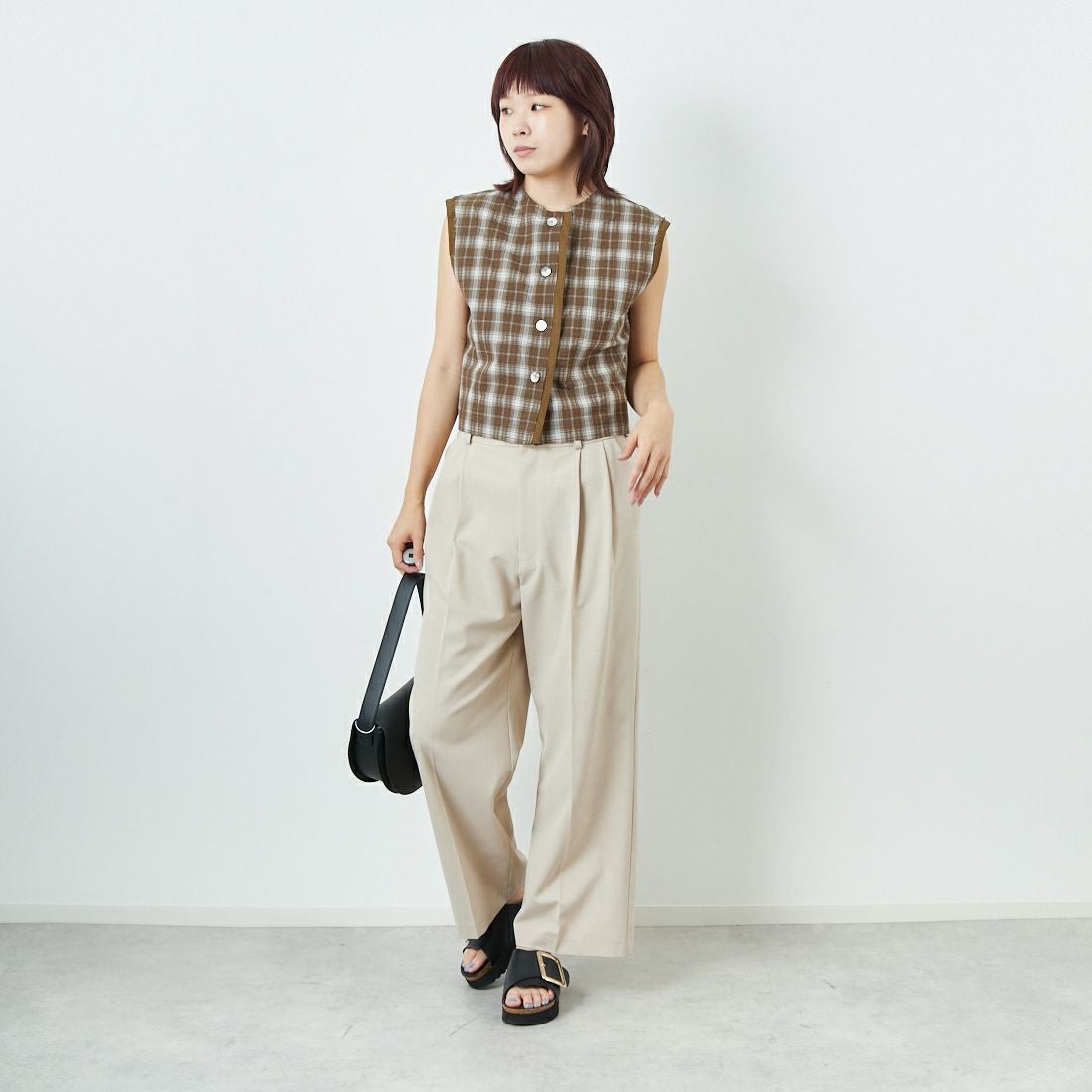 CHIGNON [シニヨン] チェックノースリーブベスト [4753-323KK] KHAKI &&モデル身長：167cm 着用サイズ：F&&