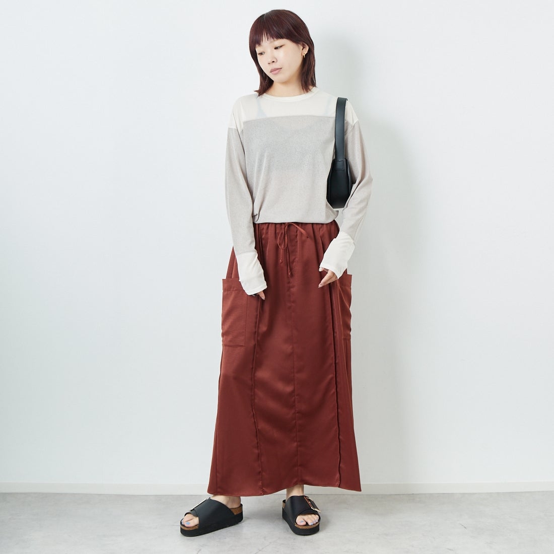 CHIGNON [シニヨン] サテンポケットスカート [2653-352MK] BROWN &&モデル身長：167cm 着用サイズ：F&&