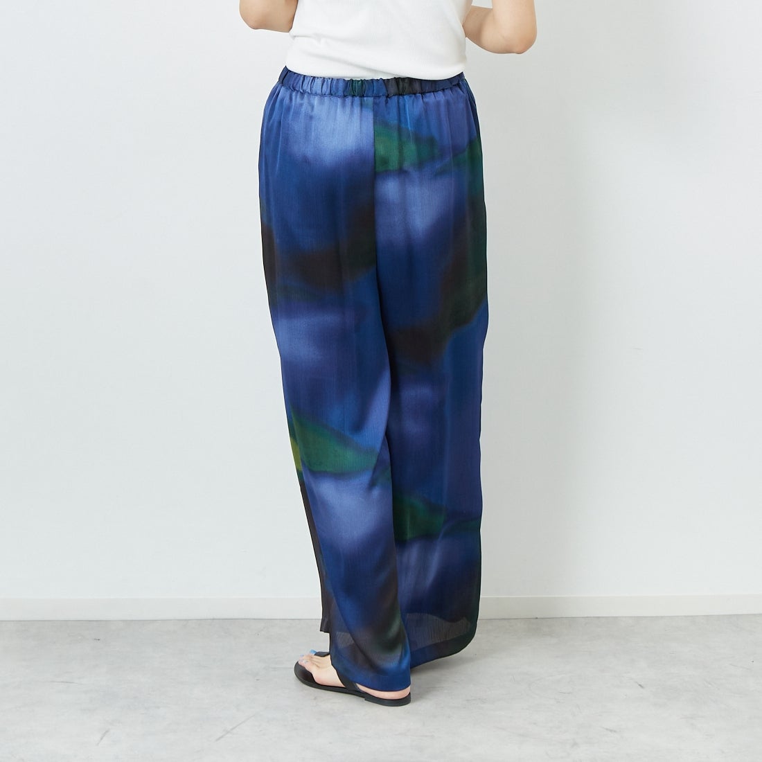 CHIGNON [シニヨン] グラデーションワイドパンツ [3853-364BZ] NAVY &&モデル身長：167cm 着用サイズ：F&&