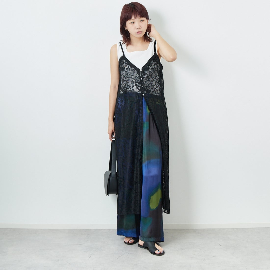 CHIGNON [シニヨン] グラデーションワイドパンツ [3853-364BZ] NAVY &&モデル身長：167cm 着用サイズ：F&&