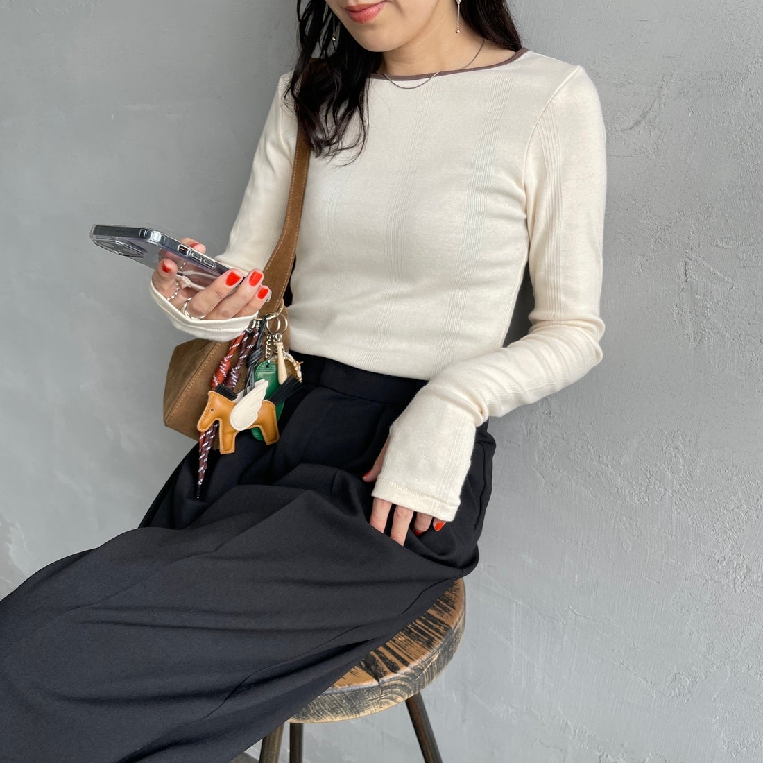 Robert P.Miller [ロバートピーミラー] 別注 配色パネルリブ ボートネックTシャツ [RM254-2041IN-JF] IVORY &&モデル身長：160cm 着用サイズ：F&&