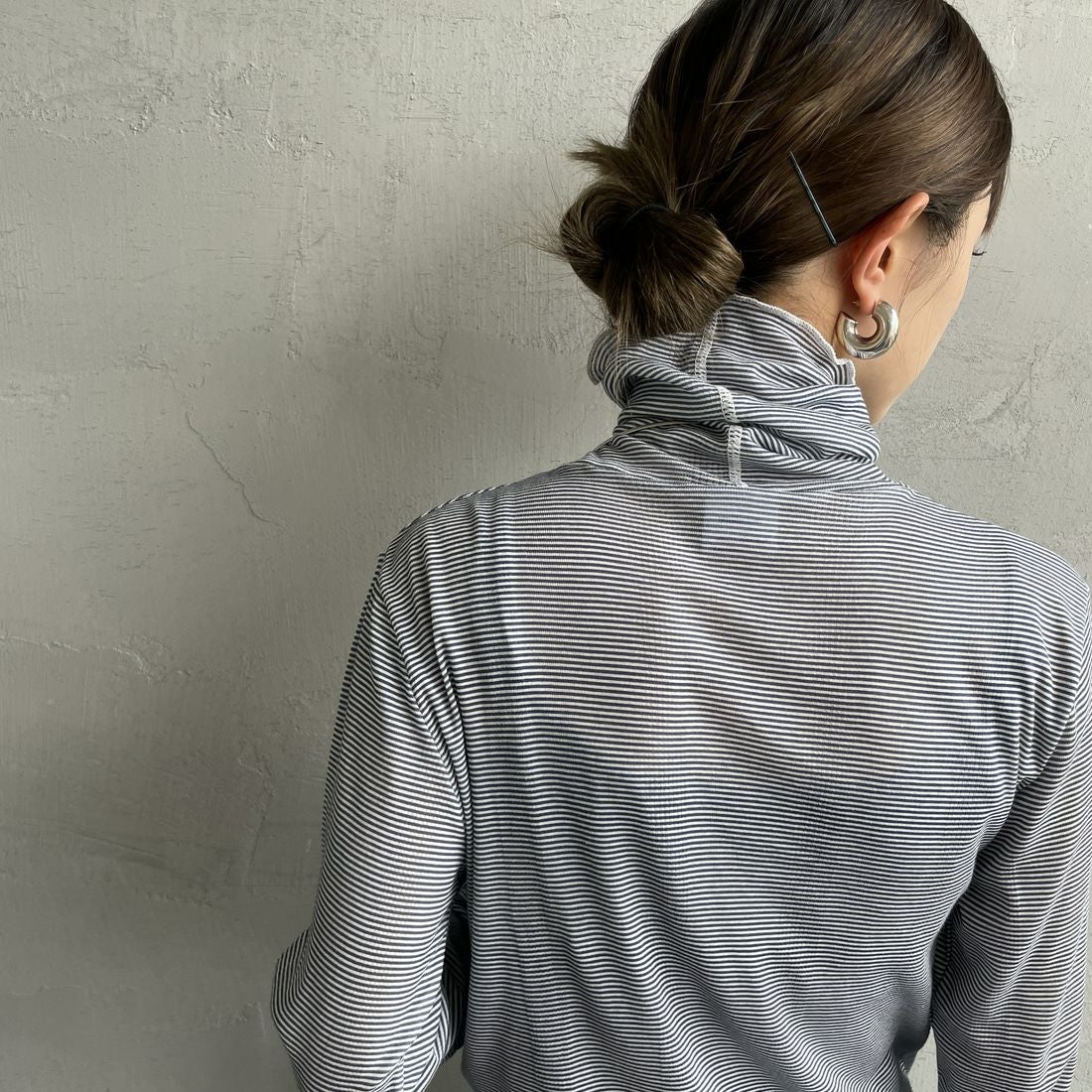 Robert P.Miller [ロバートピーミラー] 別注 パネルリブ シアータートルTシャツ [RM254-2116IN-JF] NAVY BD &&モデル身長：150cm 着用サイズ：F&&