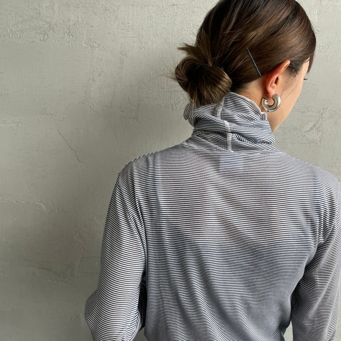 Robert P.Miller [ロバートピーミラー] 別注 パネルリブ シアータートルTシャツ [RM254-2116IN-JF] NAVY BD &&モデル身長：150cm 着用サイズ：F&&