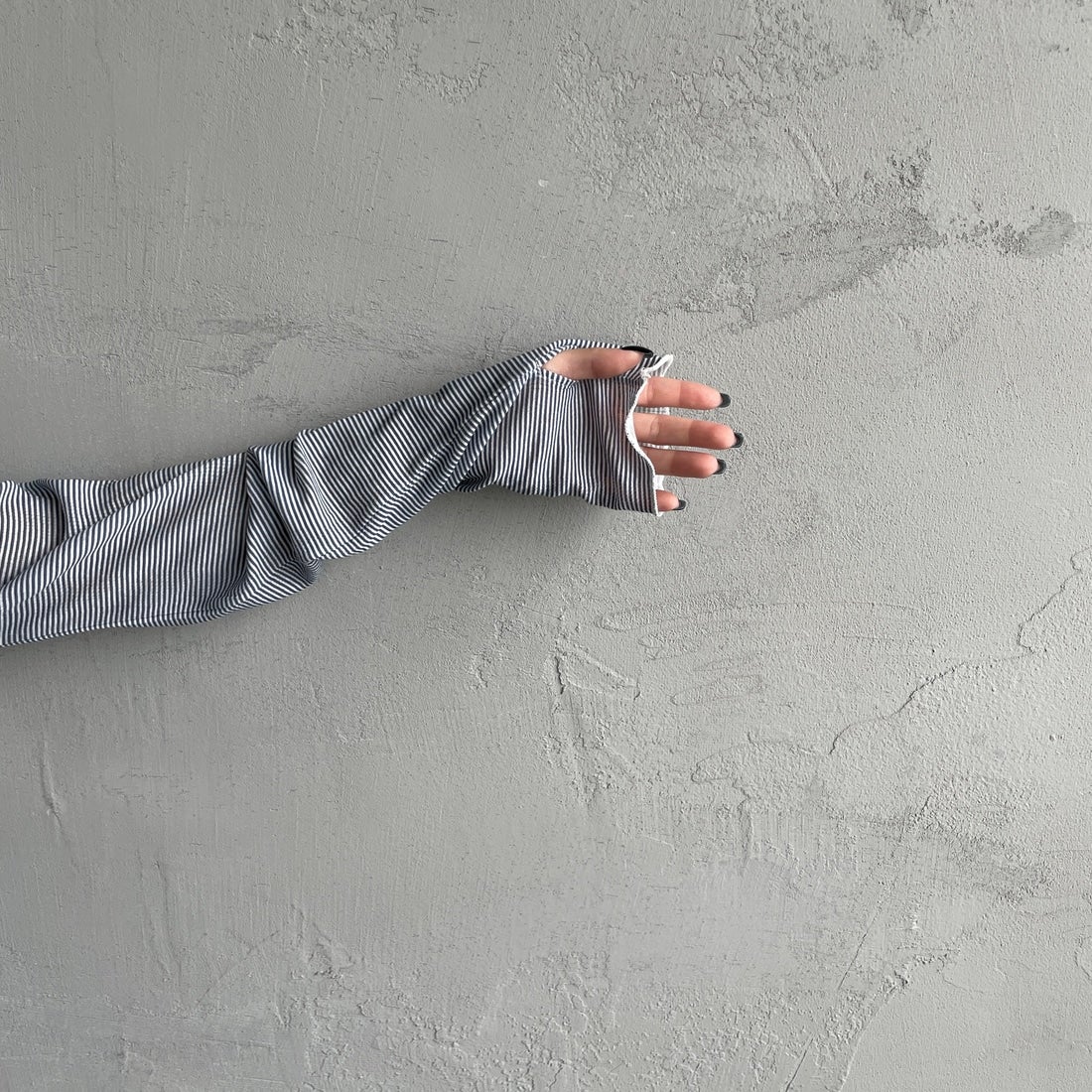 Robert P.Miller [ロバートピーミラー] 別注 パネルリブ シアータートルTシャツ [RM254-2116IN-JF] NAVY BD &&モデル身長：150cm 着用サイズ：F&&