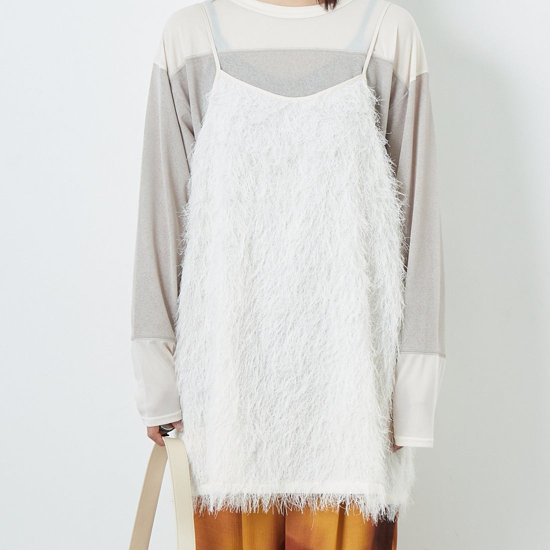 CHIGNON [シニヨン] フリンジチュニックキャミ [1653-380NH] IVORY &&モデル身長：167cm 着用サイズ：F&&