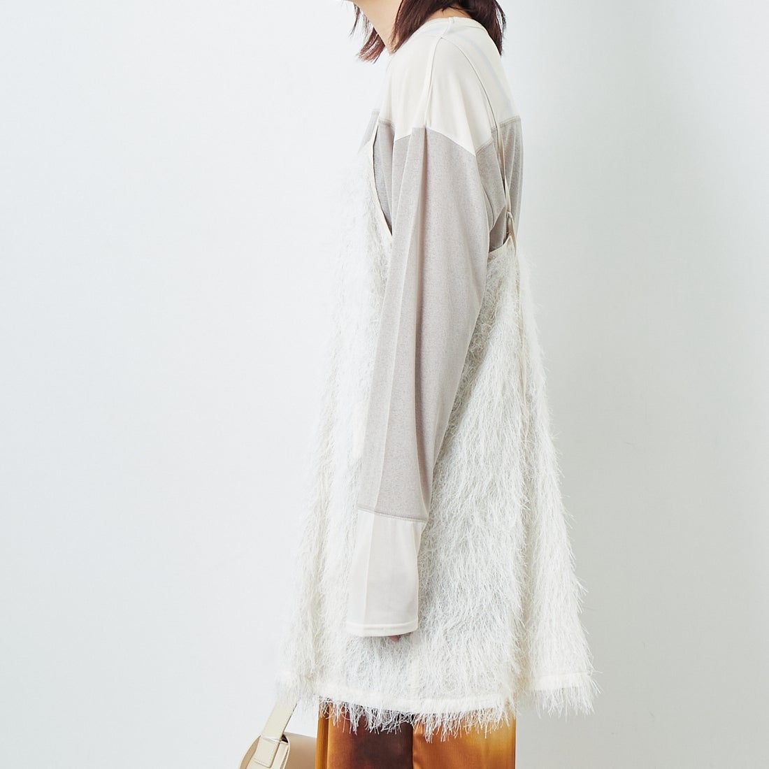 CHIGNON [シニヨン] フリンジチュニックキャミ [1653-380NH] IVORY &&モデル身長：167cm 着用サイズ：F&&
