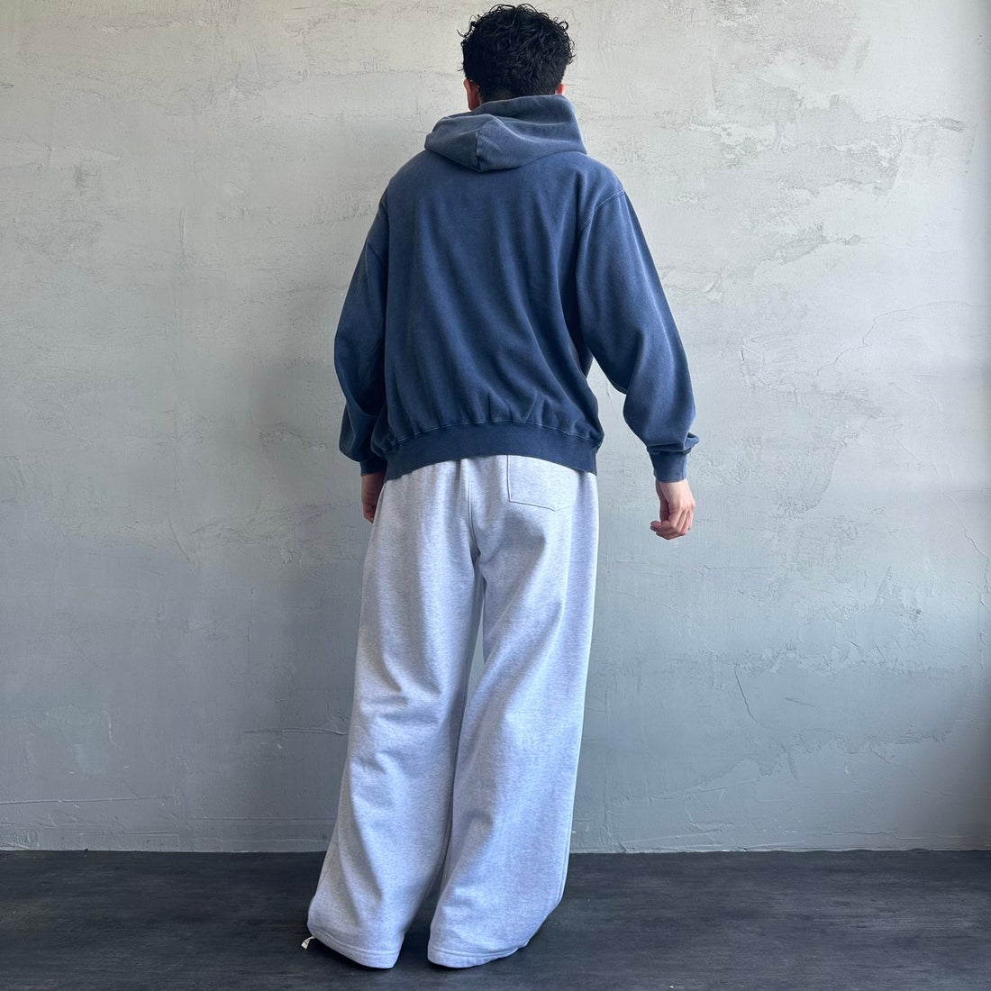 Jeans Factory Clothes [ジーンズファクトリークローズ] T/Cケミカル加工 裏毛ジップパーカー [2521-411IN] NAVY &&モデル身長：168cm 着用サイズ：M&&