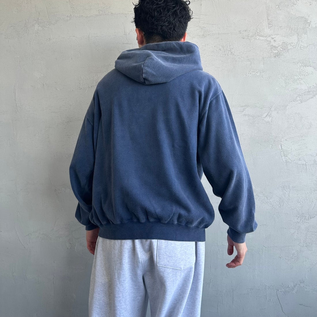 Jeans Factory Clothes [ジーンズファクトリークローズ] T/Cケミカル加工 裏毛ジップパーカー [2521-411IN] NAVY &&モデル身長：168cm 着用サイズ：M&&