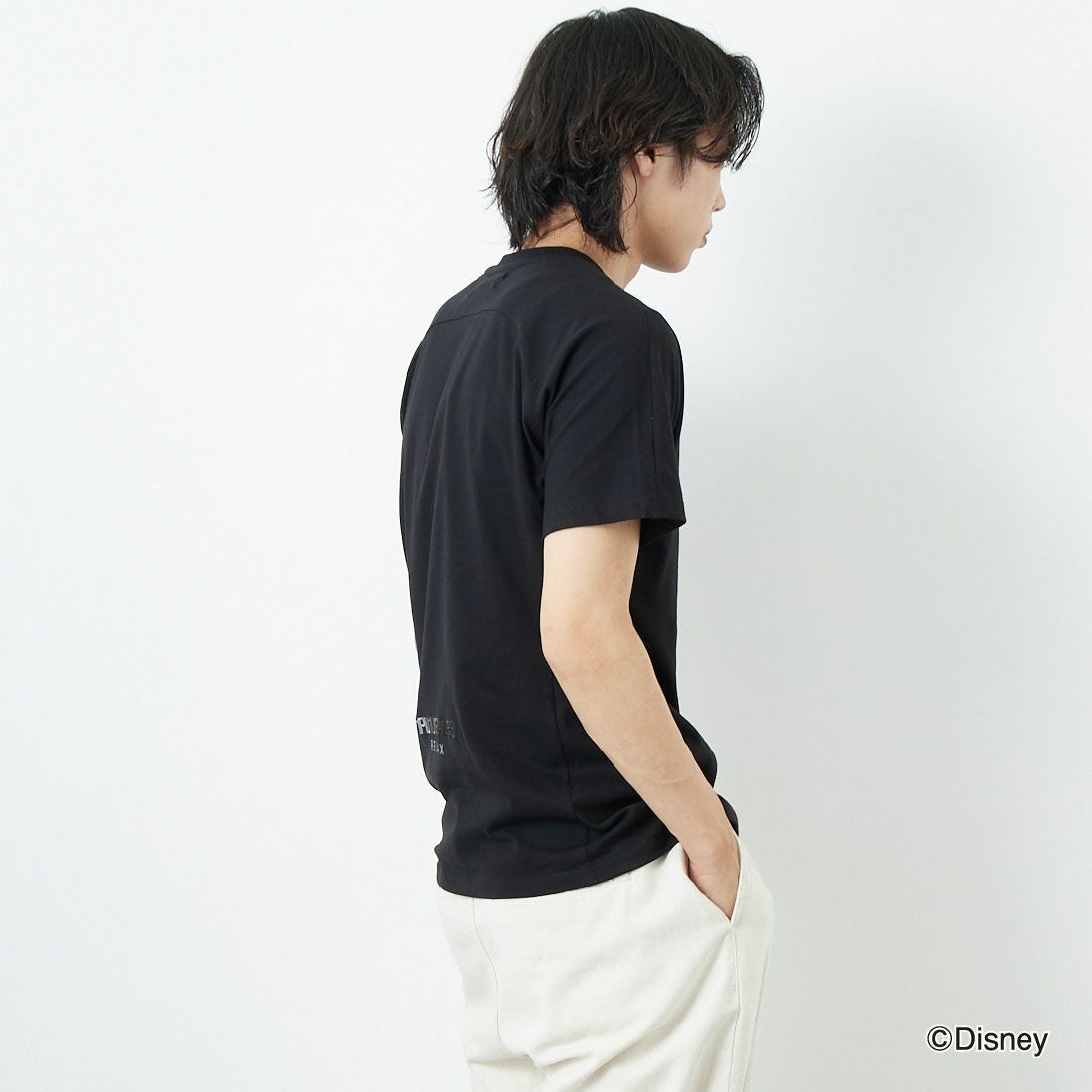 1PIU1UGUALE3 RELAX [ウノ ピゥ ウノ ウグァーレ トレ] MICKEY MOUSE / 刺繍Tシャツ [UST-25140] SN90 BLACK&&モデル身長：179cm 着用サイズ：M&&