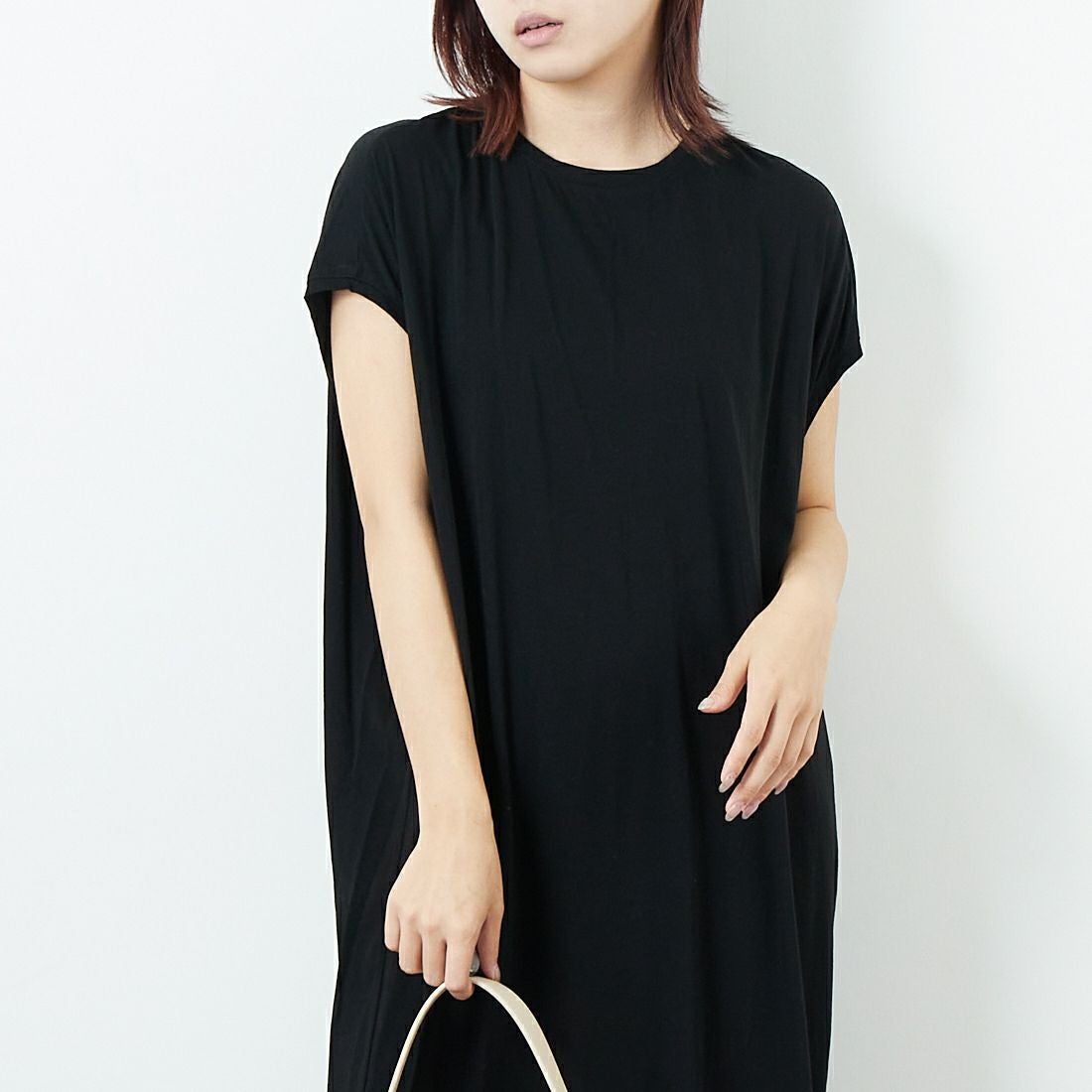 marmors [マルモア] ALBINI バックタックワンピース [0225304101] BLACK &&モデル身長：167cm 着用サイズ：36&&