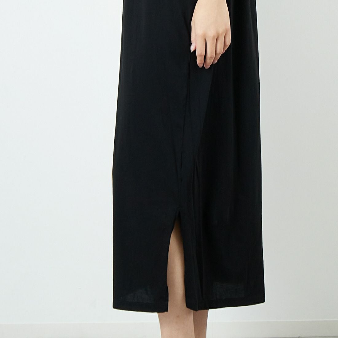 marmors [マルモア] ALBINI バックタックワンピース [0225304101] BLACK &&モデル身長：167cm 着用サイズ：36&&