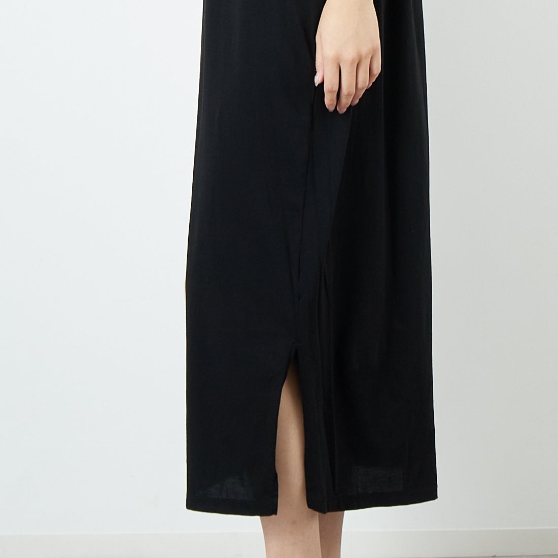 marmors [マルモア] ALBINI バックタックワンピース [0225304101] BLACK &&モデル身長：167cm 着用サイズ：36&&