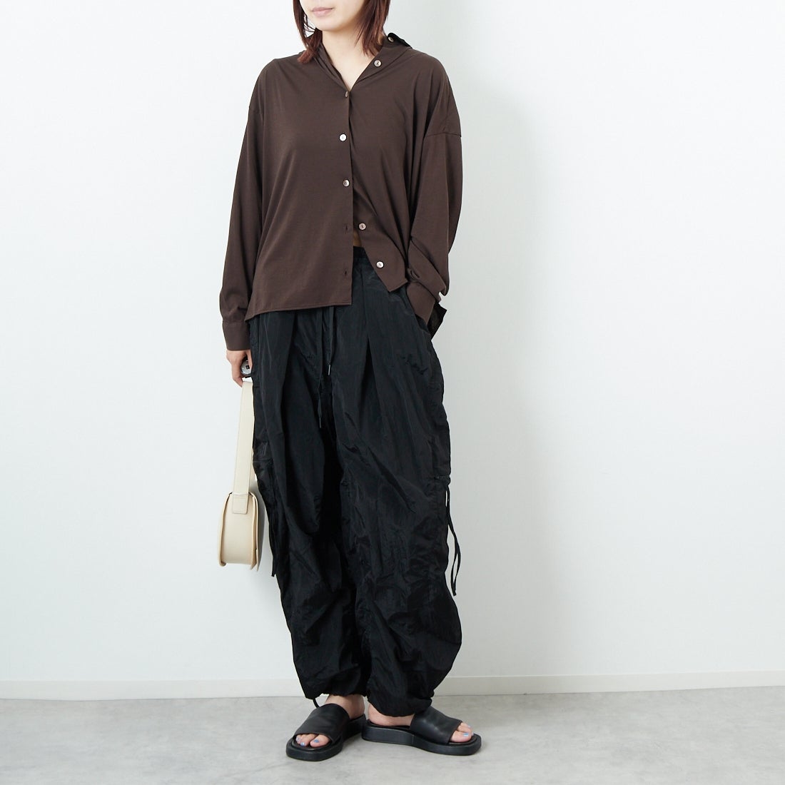 marmors [マルモア] ALBINI カットソーシャツ [0225301102] BROWN &&モデル身長：167cm 着用サイズ：36&&