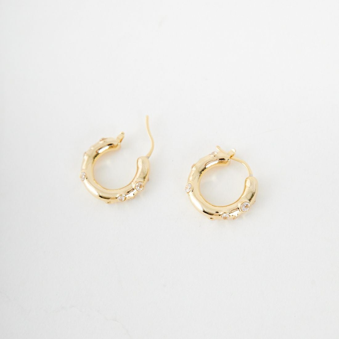 LAPUIS [ラピュイ] ガーデンフープピアス [252-220110] ｺﾞｰﾙﾄﾞ