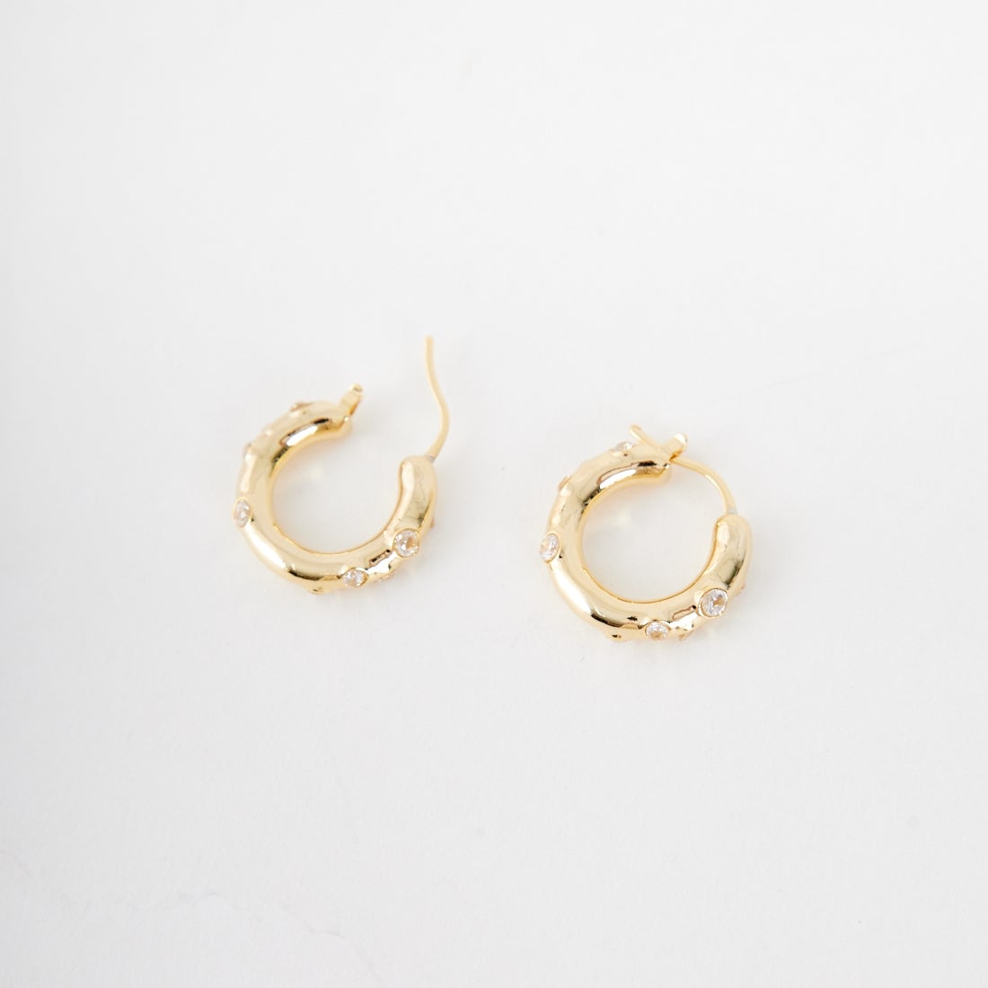 LAPUIS [ラピュイ] ガーデンフープピアス [252-220110] ｺﾞｰﾙﾄﾞ